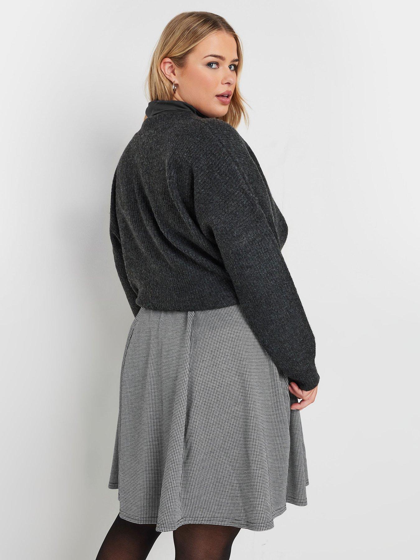 yours-curve-flippy-skirt-blackstillFront