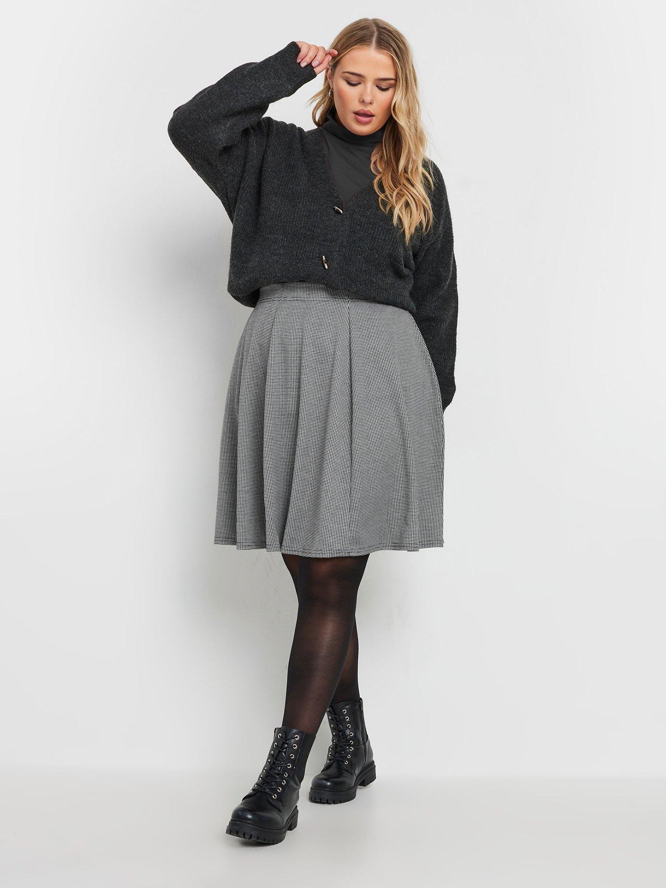 yours-curve-flippy-skirt-blackback