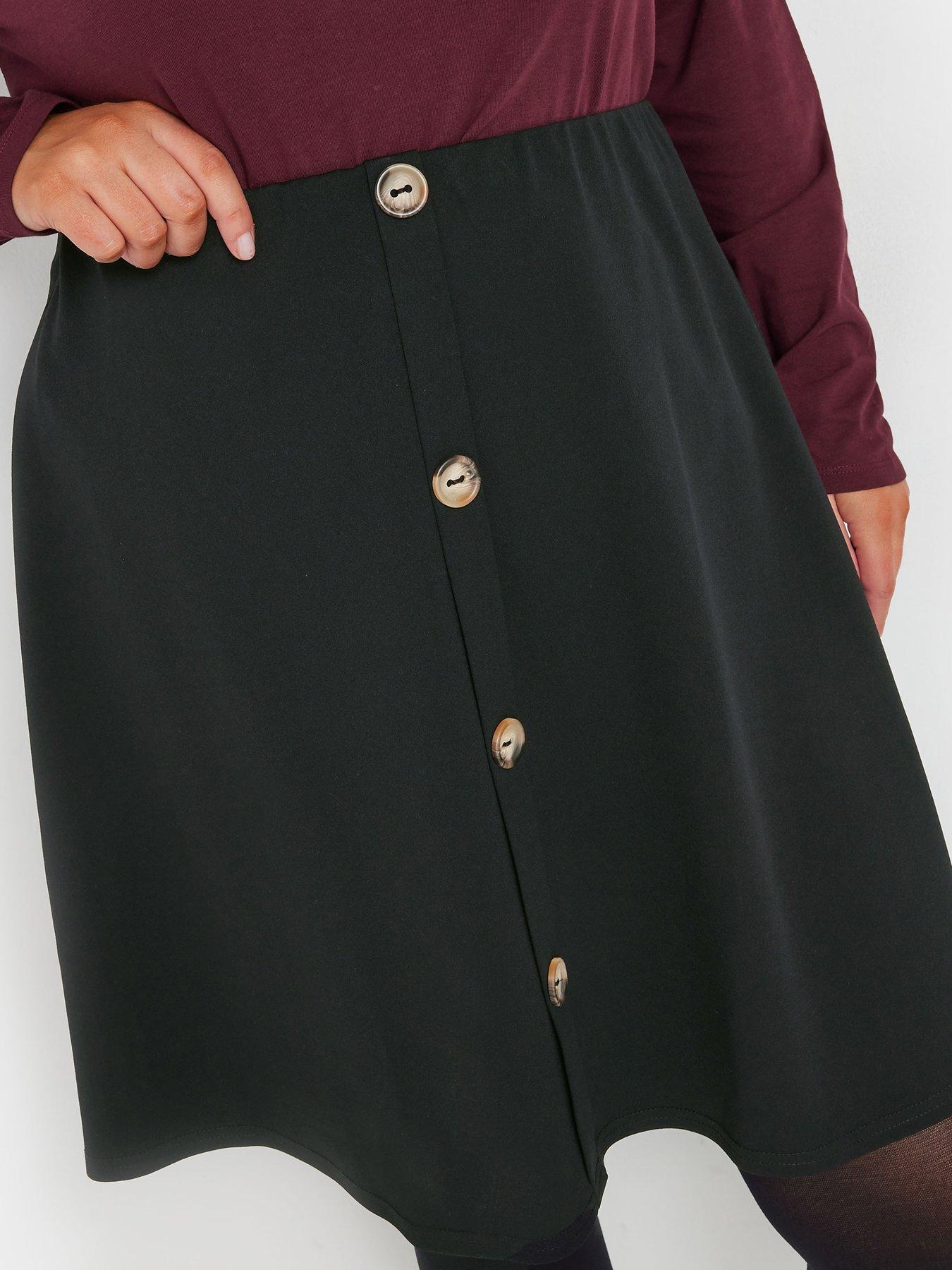 yours-curve-button-front-a-line-skirt-blackoutfit