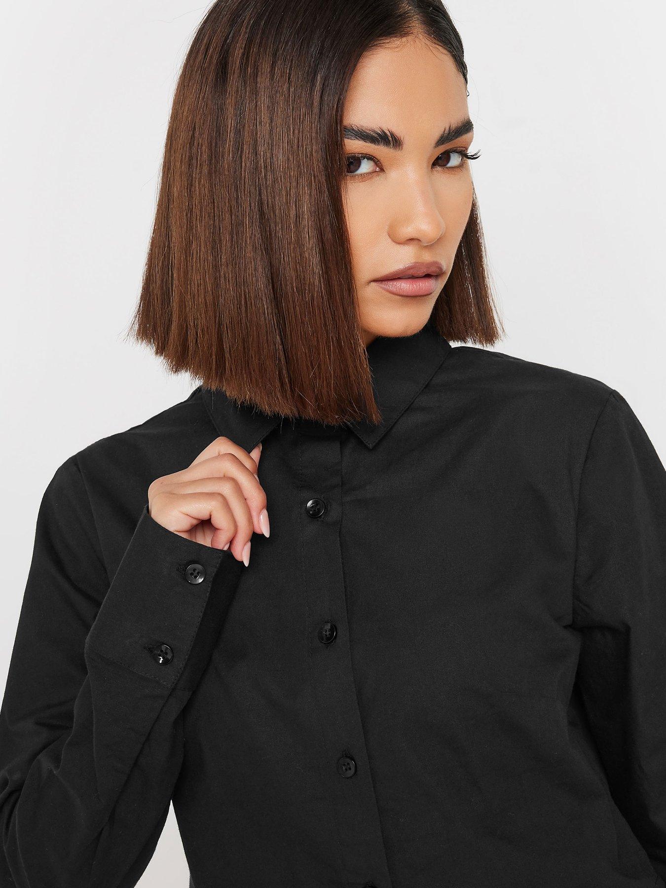 pixiegirl-petite-cropped-shirt-blackoutfit