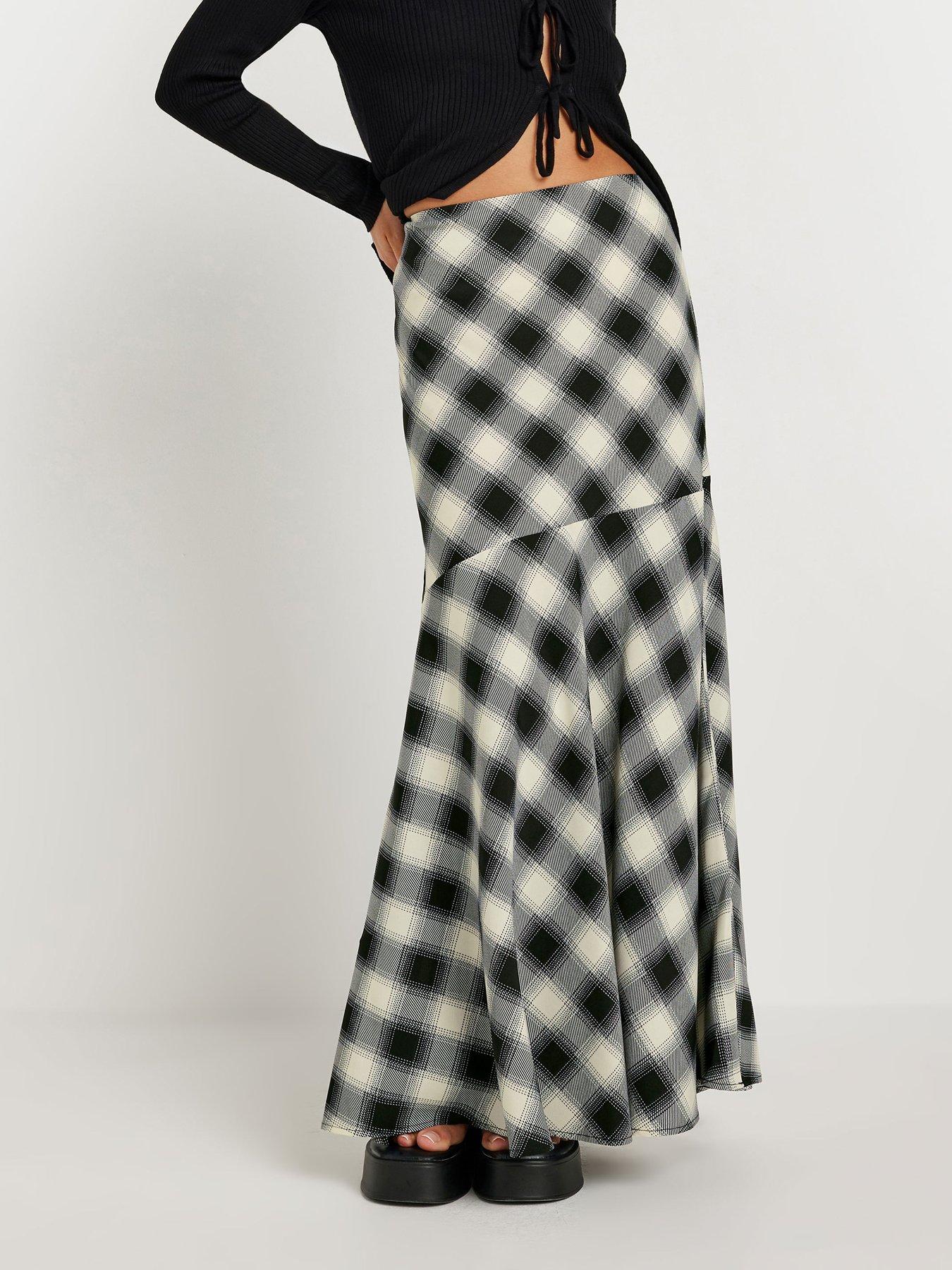 PixieGirl Petite Blurred Check Maxi Skirt - Black