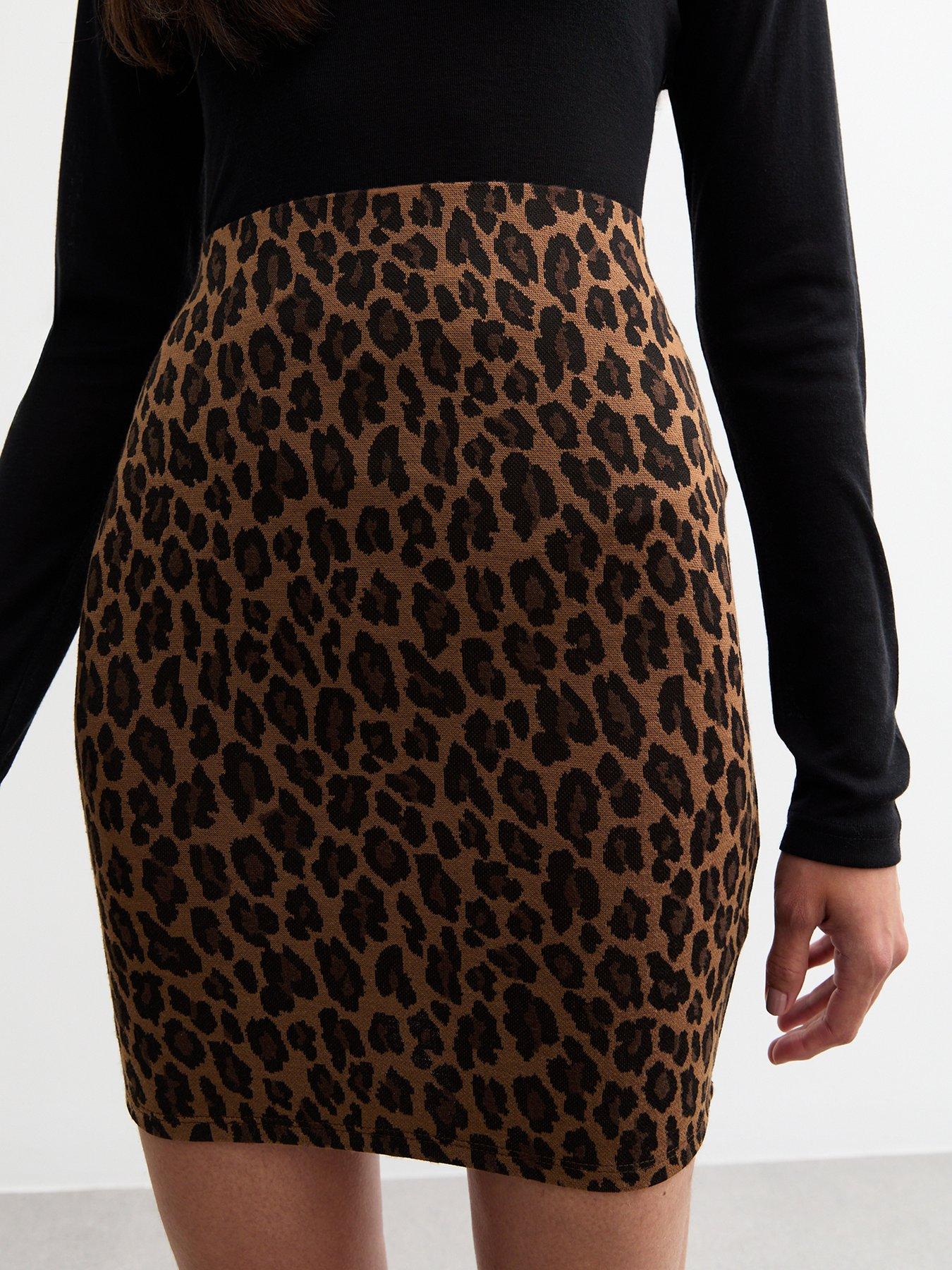 new-look-brown-leopard-print-jacquard-mini-skirtoutfit