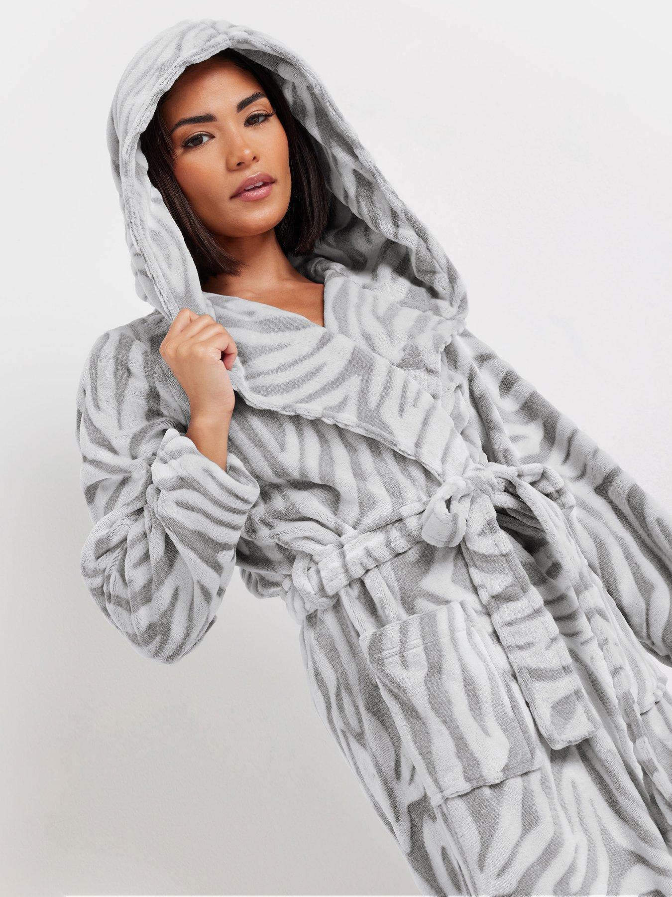 pixiegirl-petite-zebra-clipped-hooded-maxi-robeoutfit