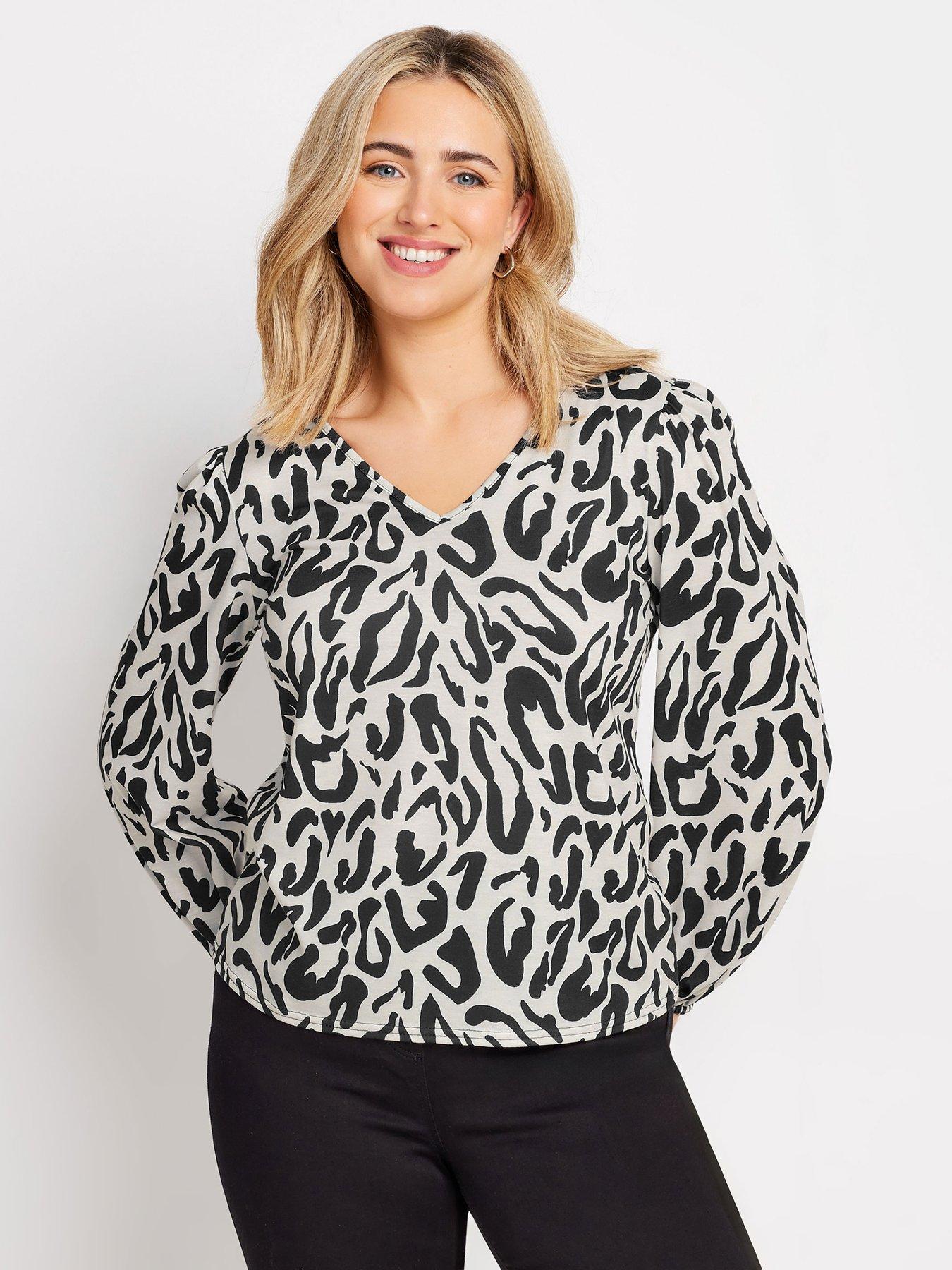 mco-animal-v-neck-top