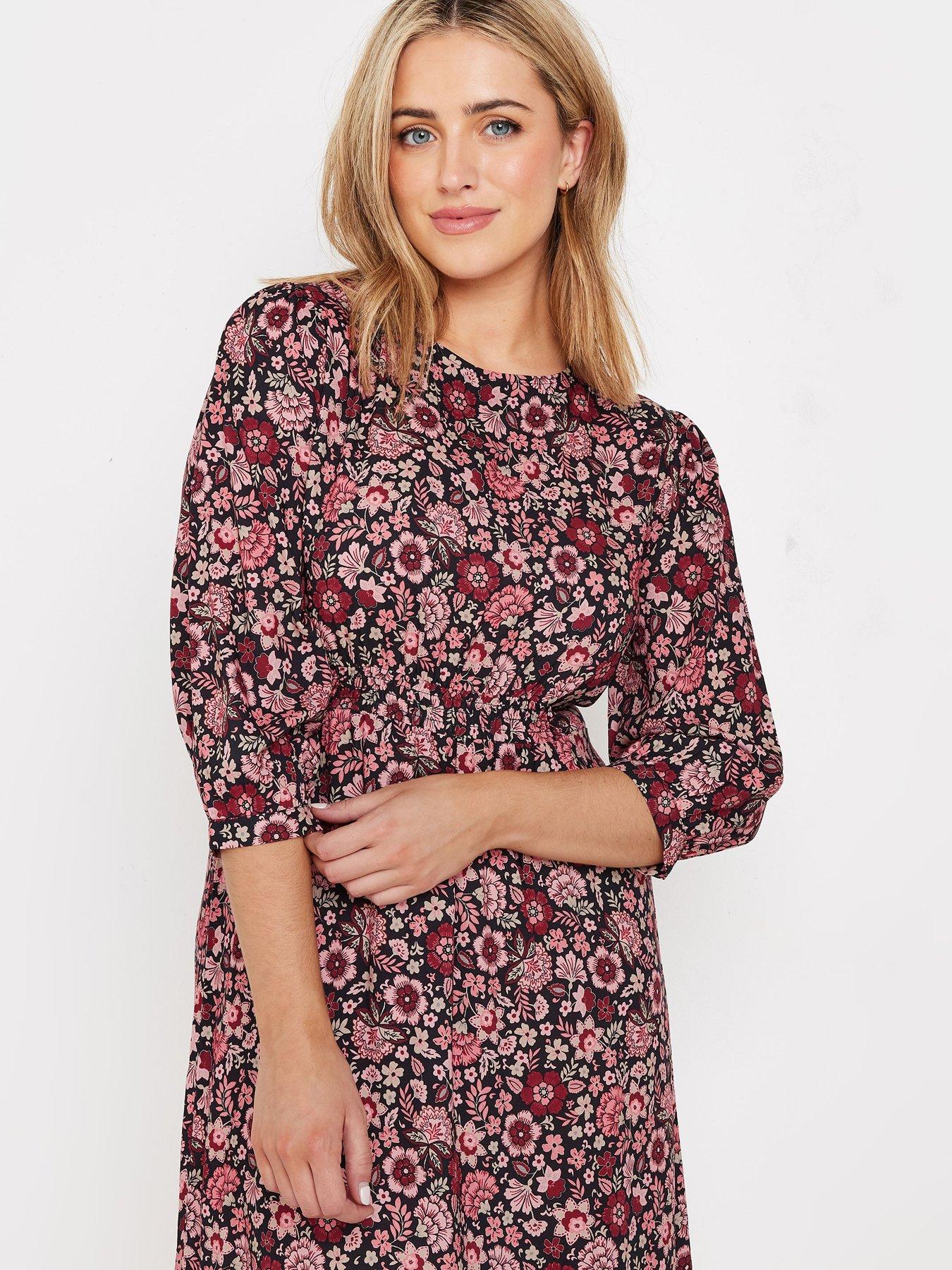 mco-floral-shirred-dressoutfit