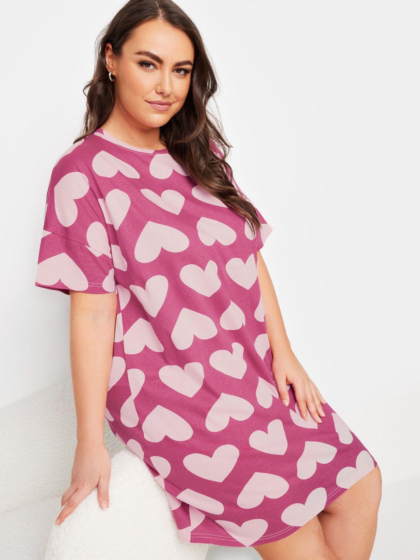 yours-curve-oversized-heart-sleeptee