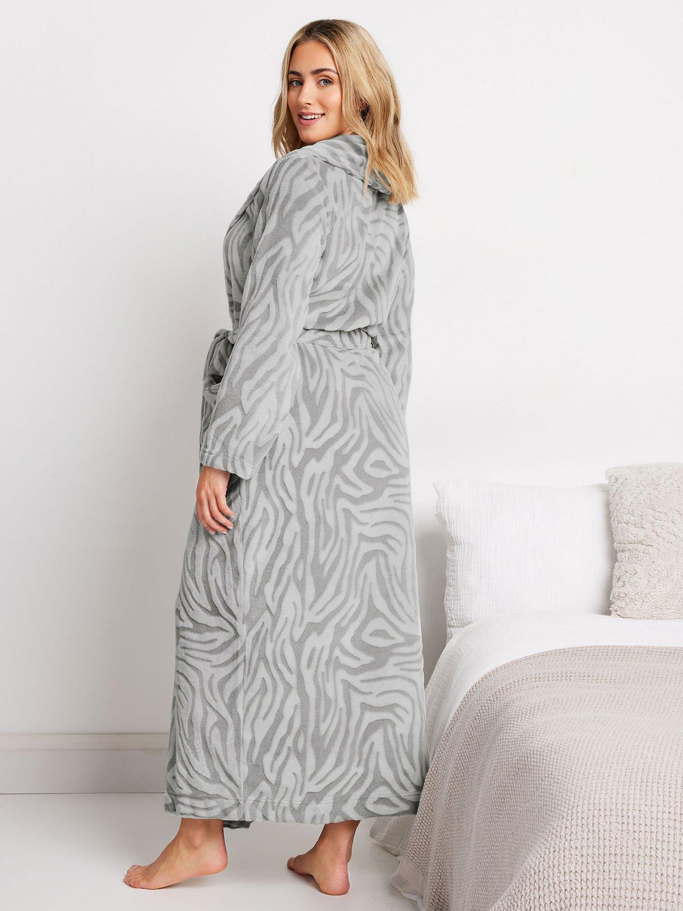 mco-zebra-shawl-collar-maxi-robestillFront