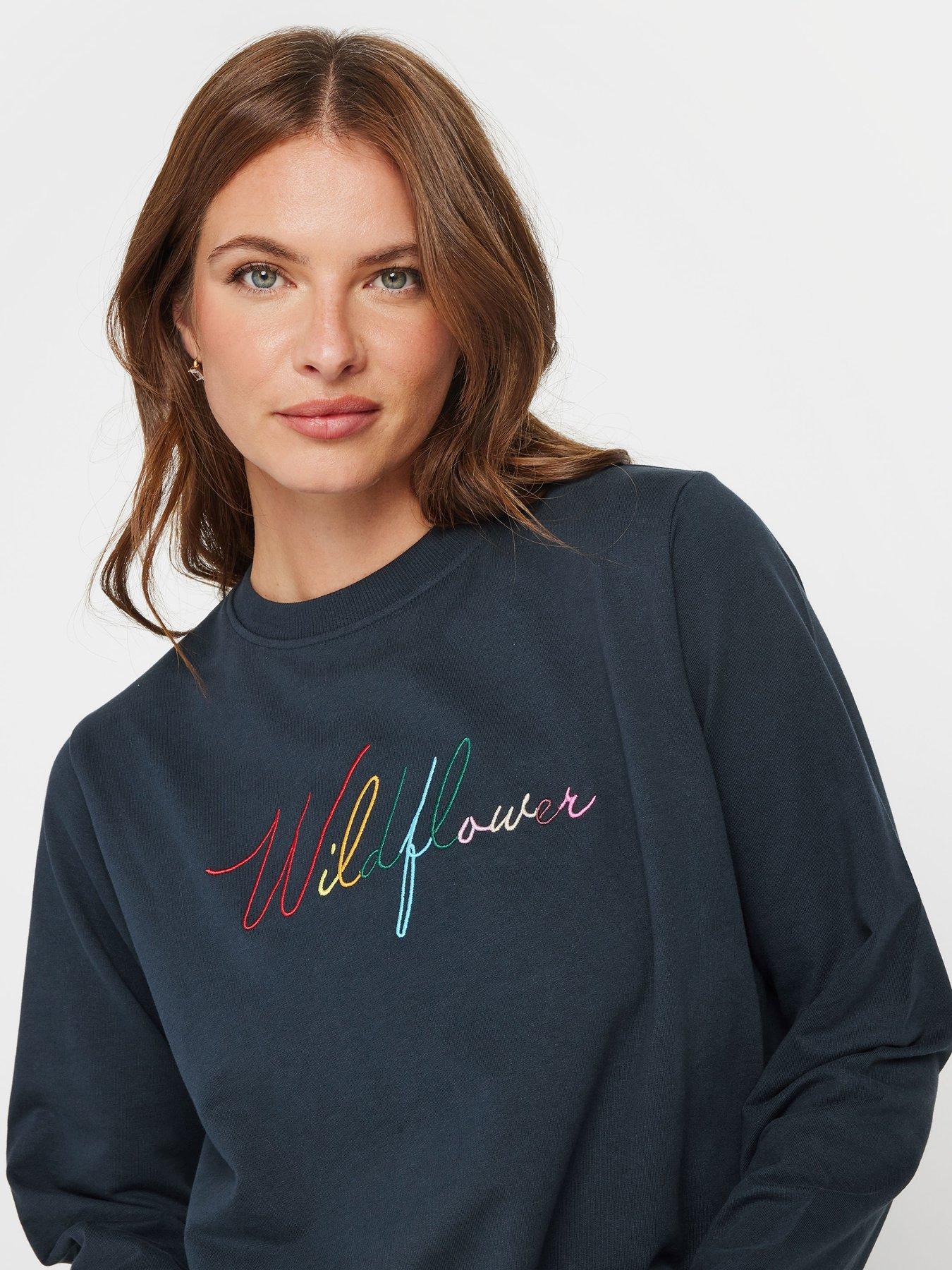 mco-wildflower-sweatshirtoutfit