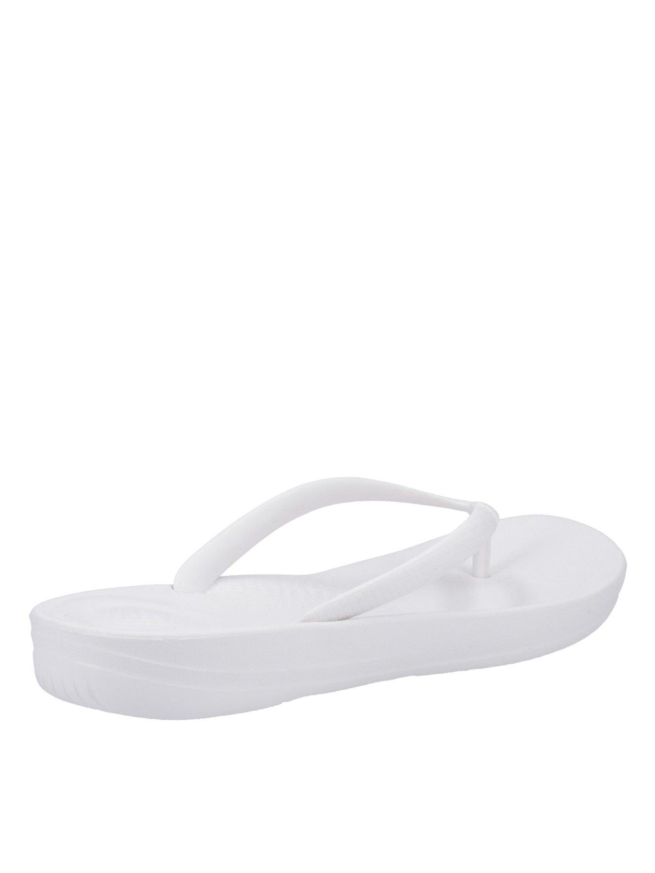 fitflop-iqushion-ergonomic-whiteback