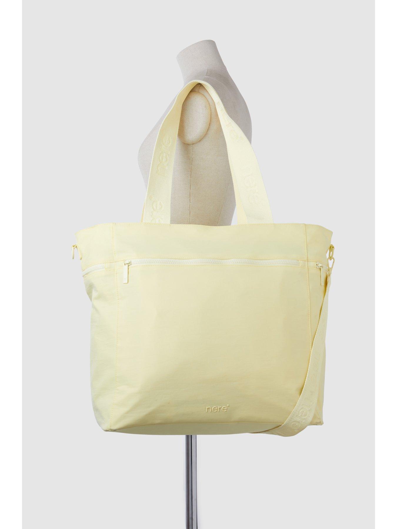 nere-bondi-nylon-large-tote-bag-pannacottaoutfit