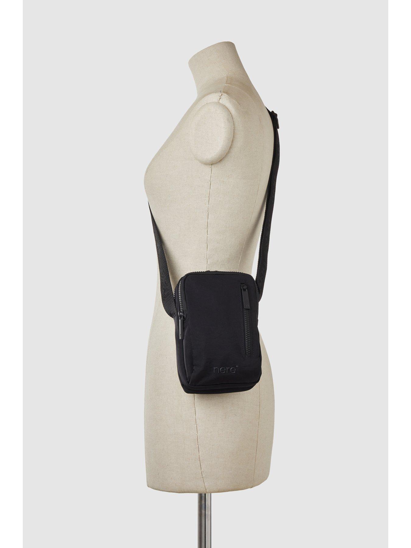 nere-bondi-nylon-ns-crossbody-bag-blackoutfit