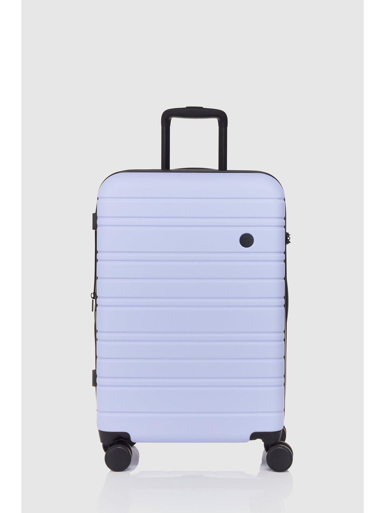 nere-stori-suitcase-medium-65cm-powder-blueoutfit