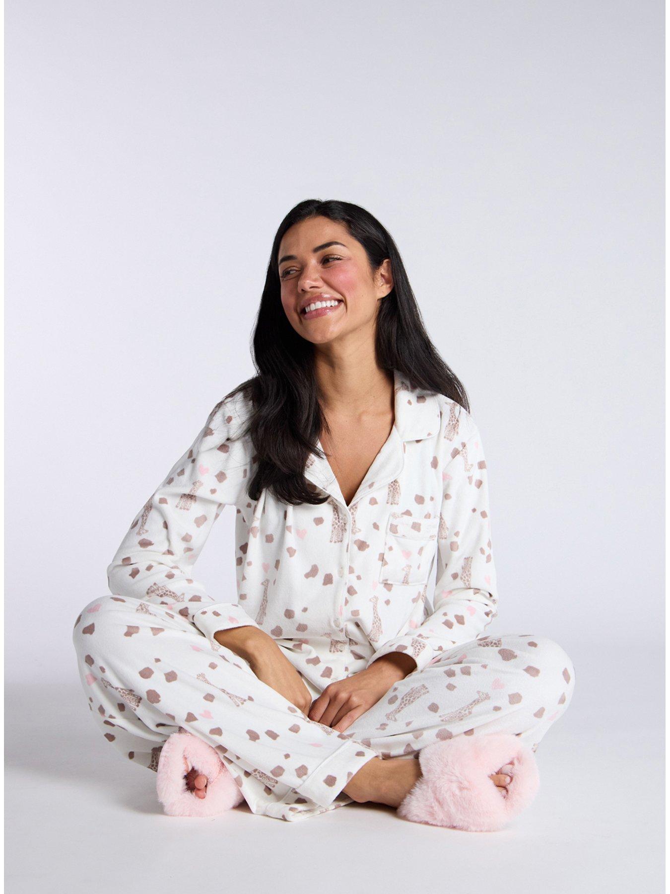 boux-avenue-boux-avenue-velour-giraffe-revere-amp-pant-pj-set-ivory-mixback