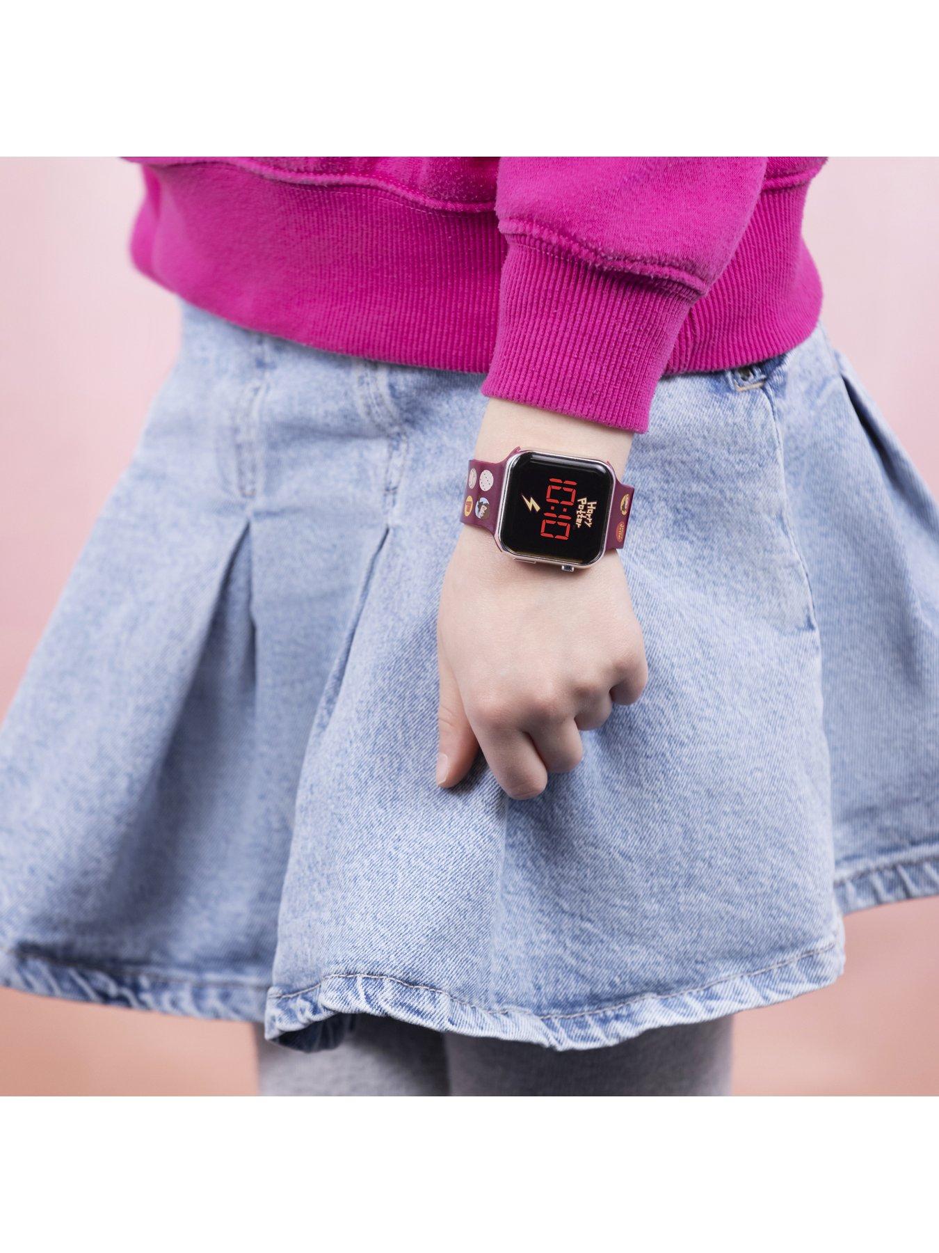 disney-printed-strap-led-watchoutfit