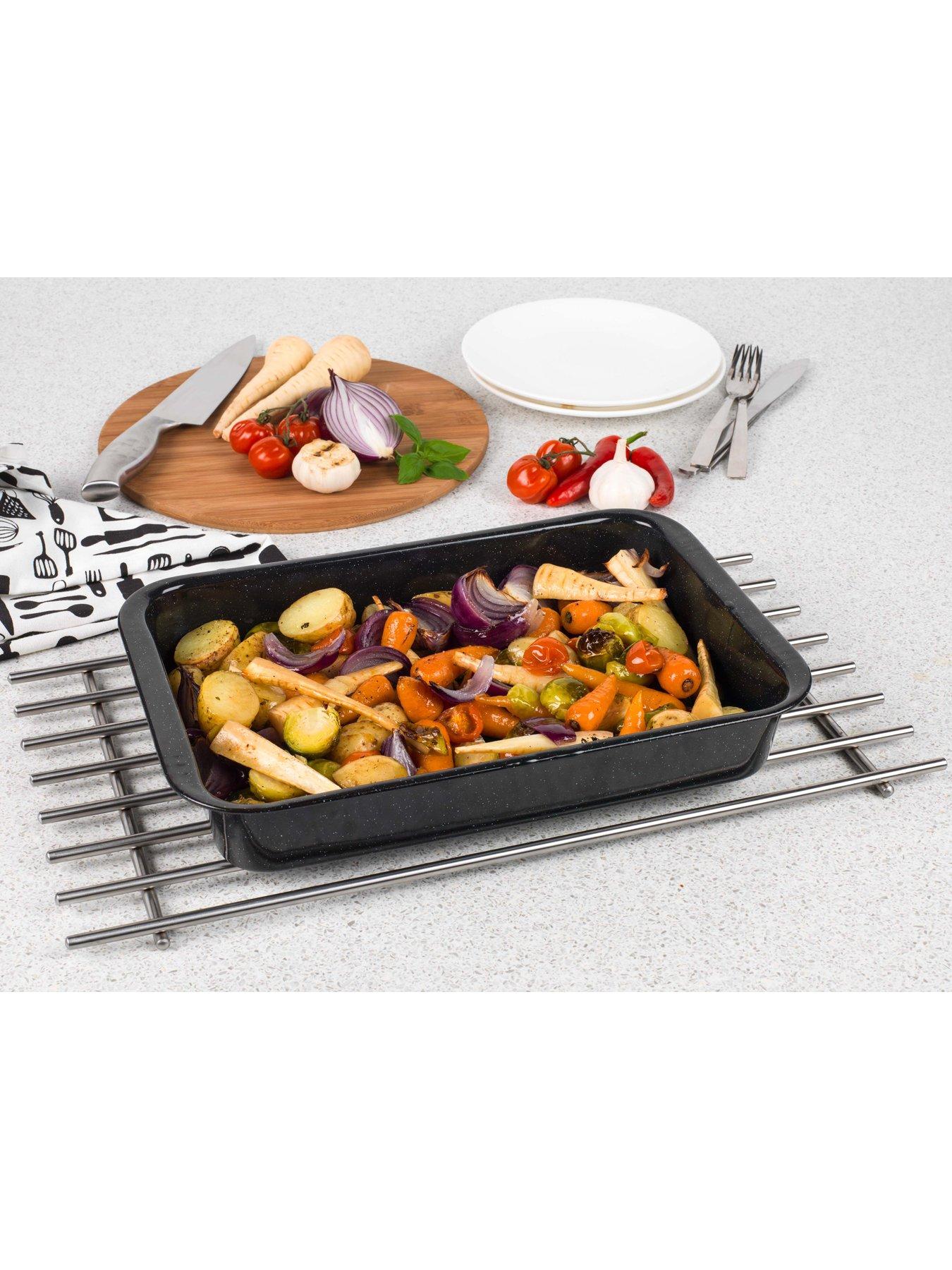 Image 5 of 7 of Russell Hobbs 2-Piece Vitreous Enamel Roaster and Baking Tray Set