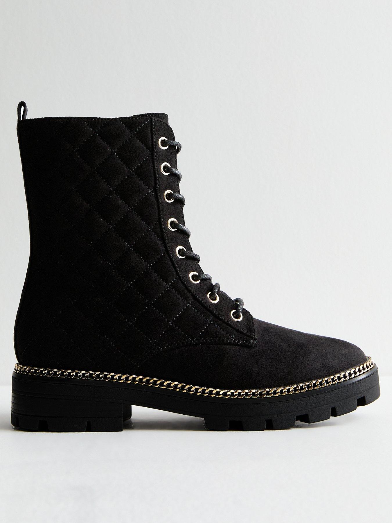 new-look-suedette-quilted-chain-trim-ankle-boots-black