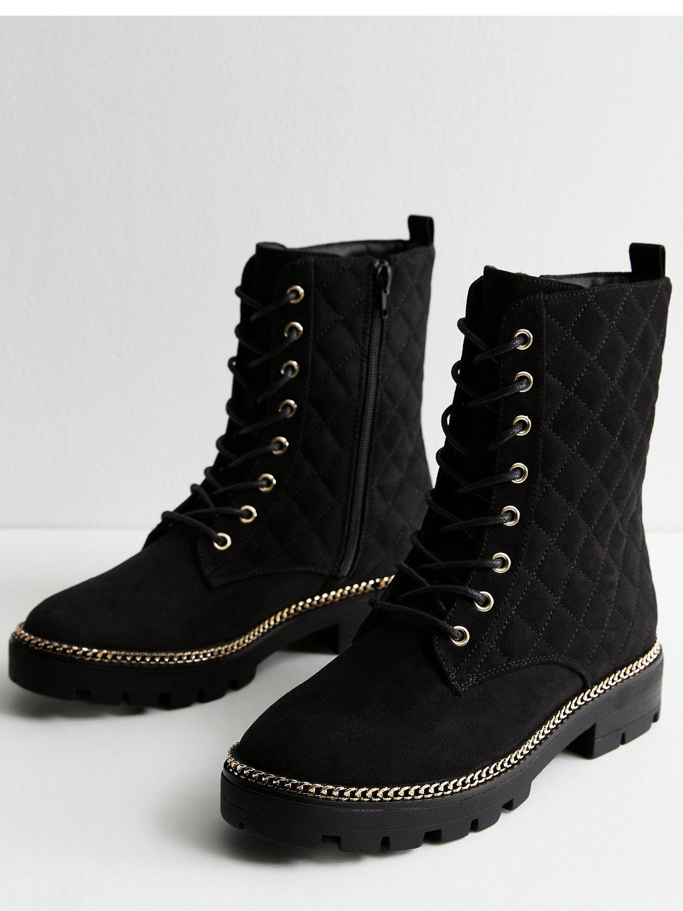 new-look-suedette-quilted-chain-trim-ankle-boots-blackoutfit