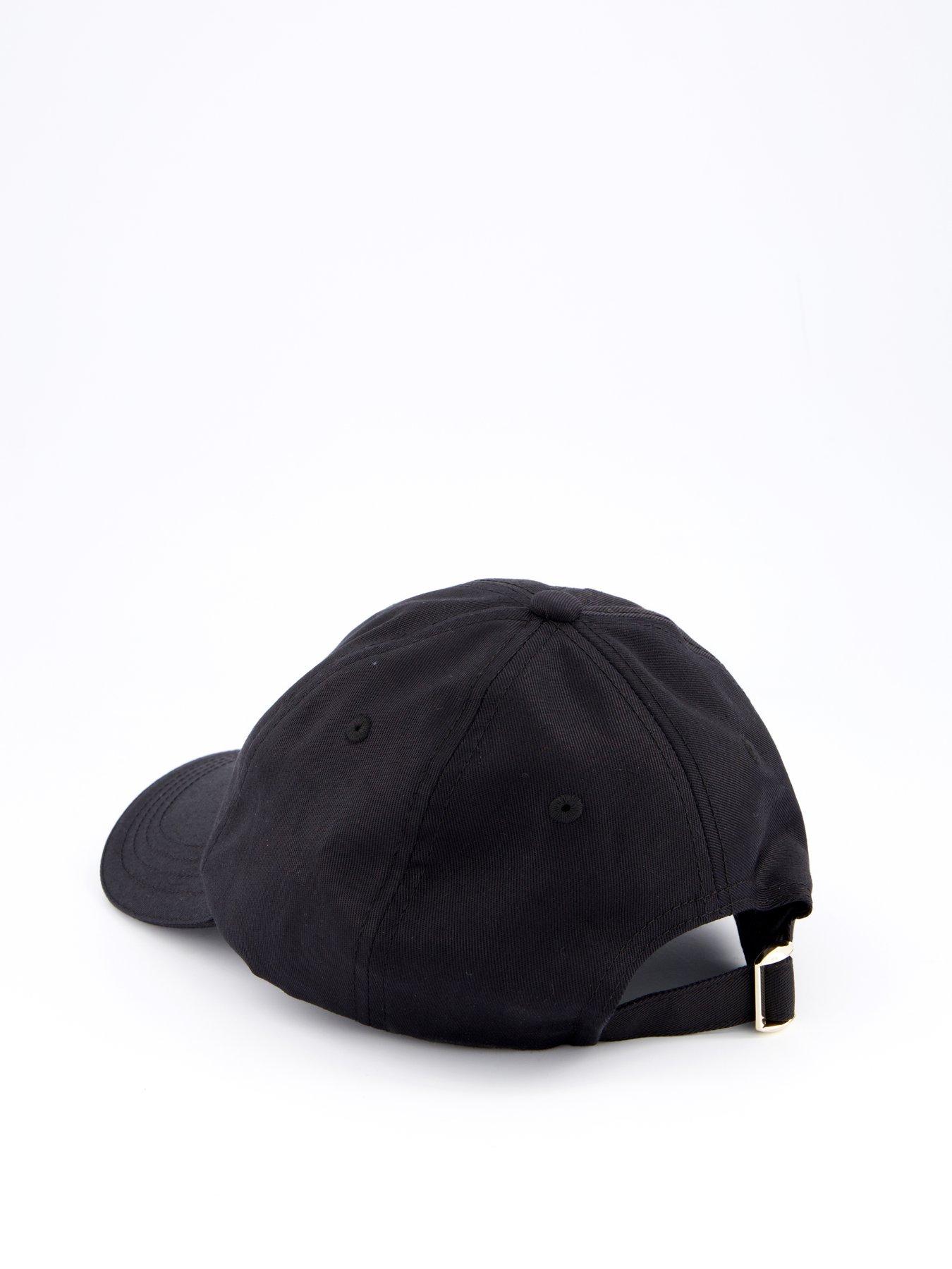 boss-ari-logo-cap-blackoutfit