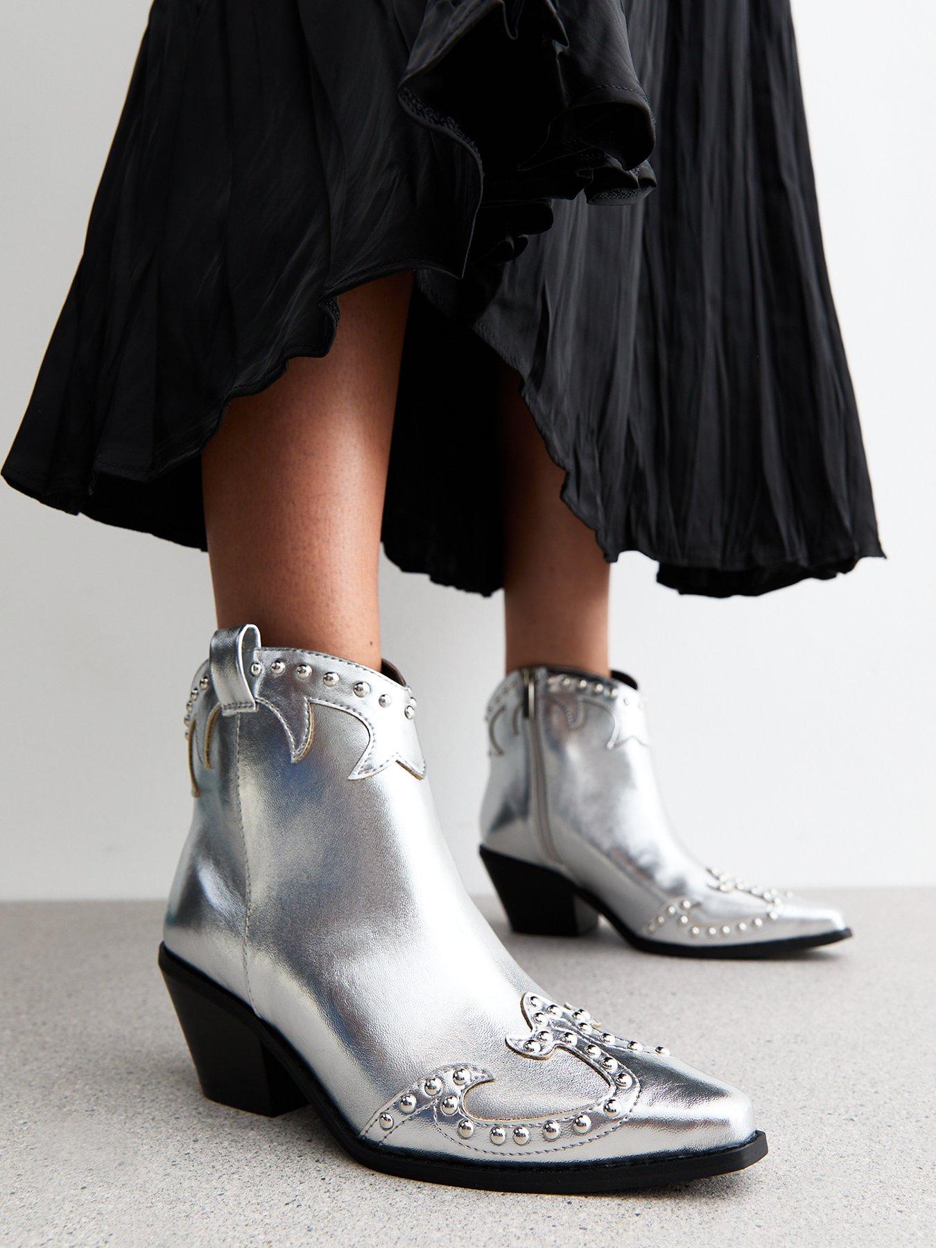 new-look-faux-leather-studded-cowboy-boots-silveroutfit