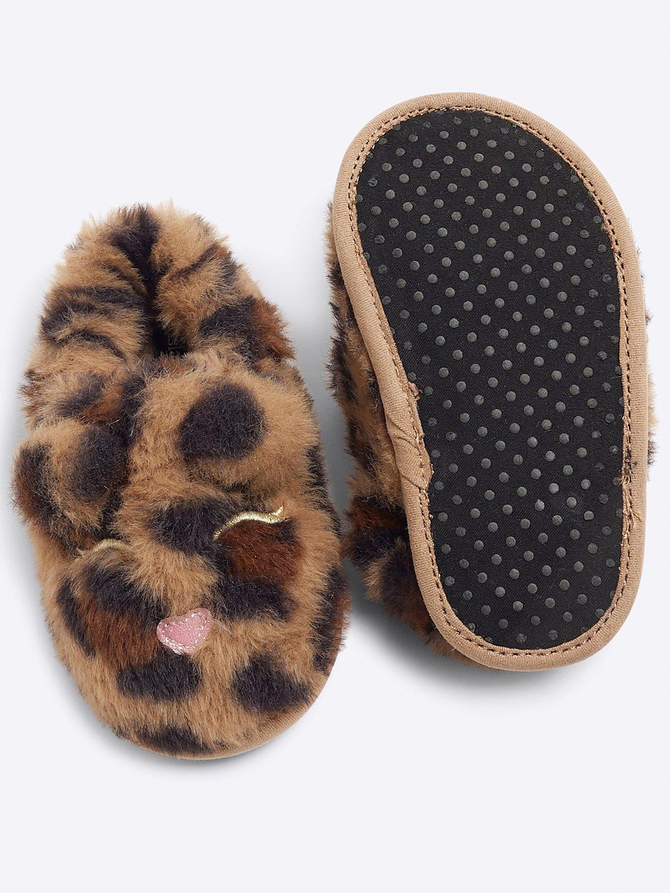 river-island-mini-faux-fur-leopard-slipper-brownoutfit