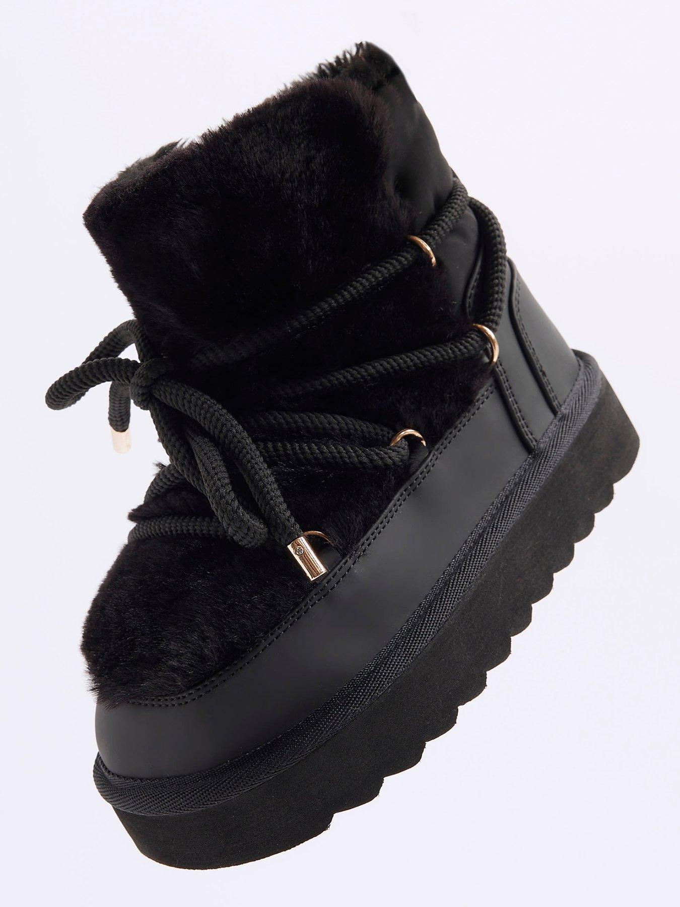 river-island-older-girl-shearling-hiker-moonboots-blackoutfit