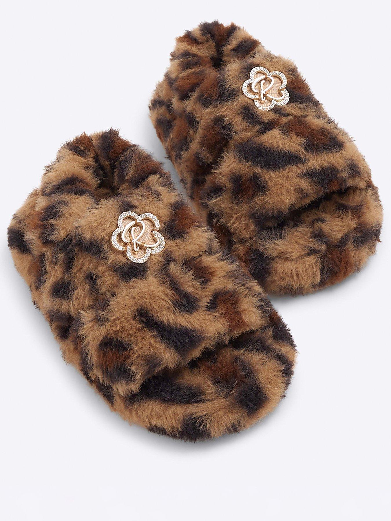 river-island-faux-fur-leopard-slippers-brownoutfit