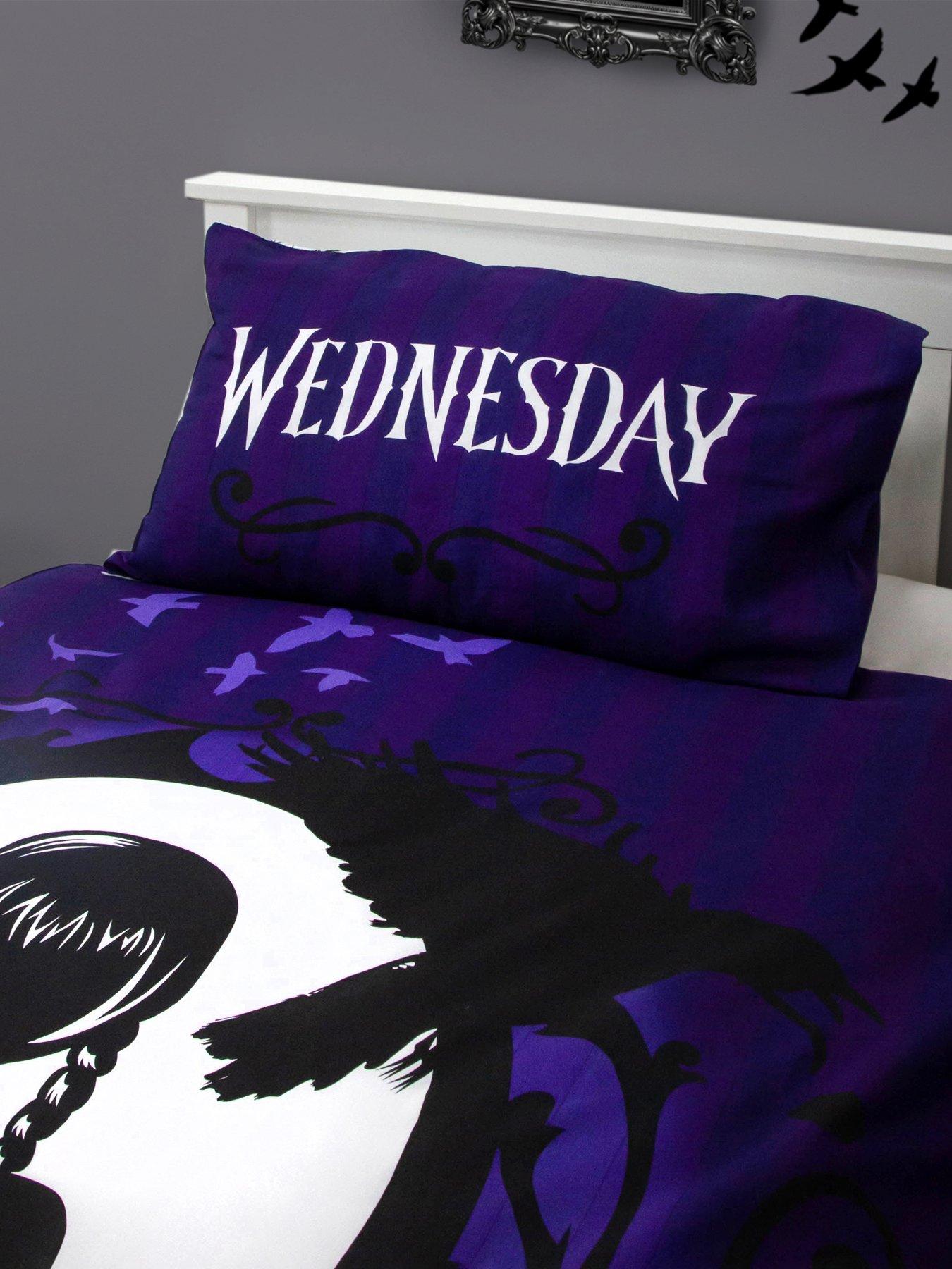 wednesday-wednesday-addams-destined-halloween-panel-duvet-set--singledetail