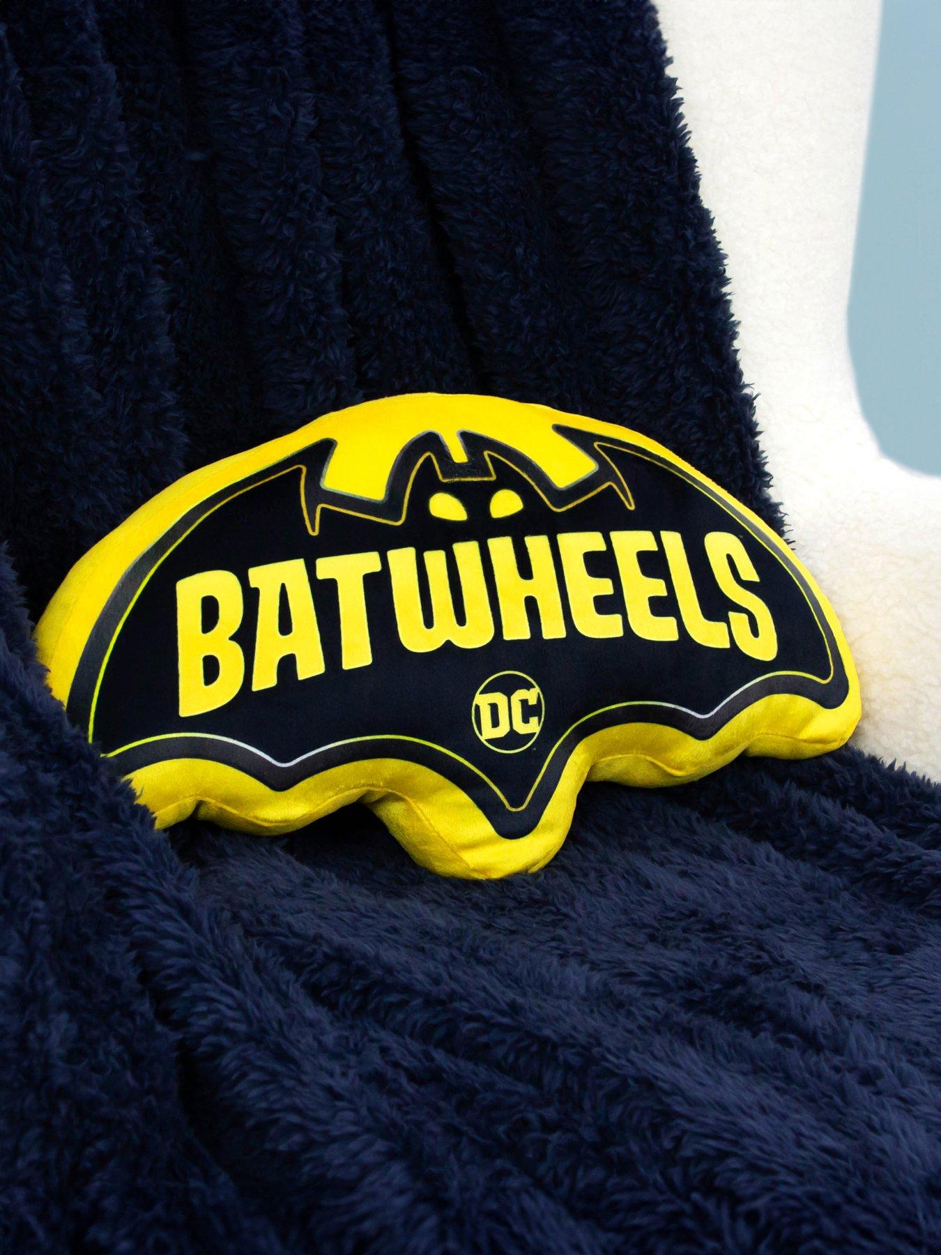 batman-batwheels-shaped-cushion-blackyellow