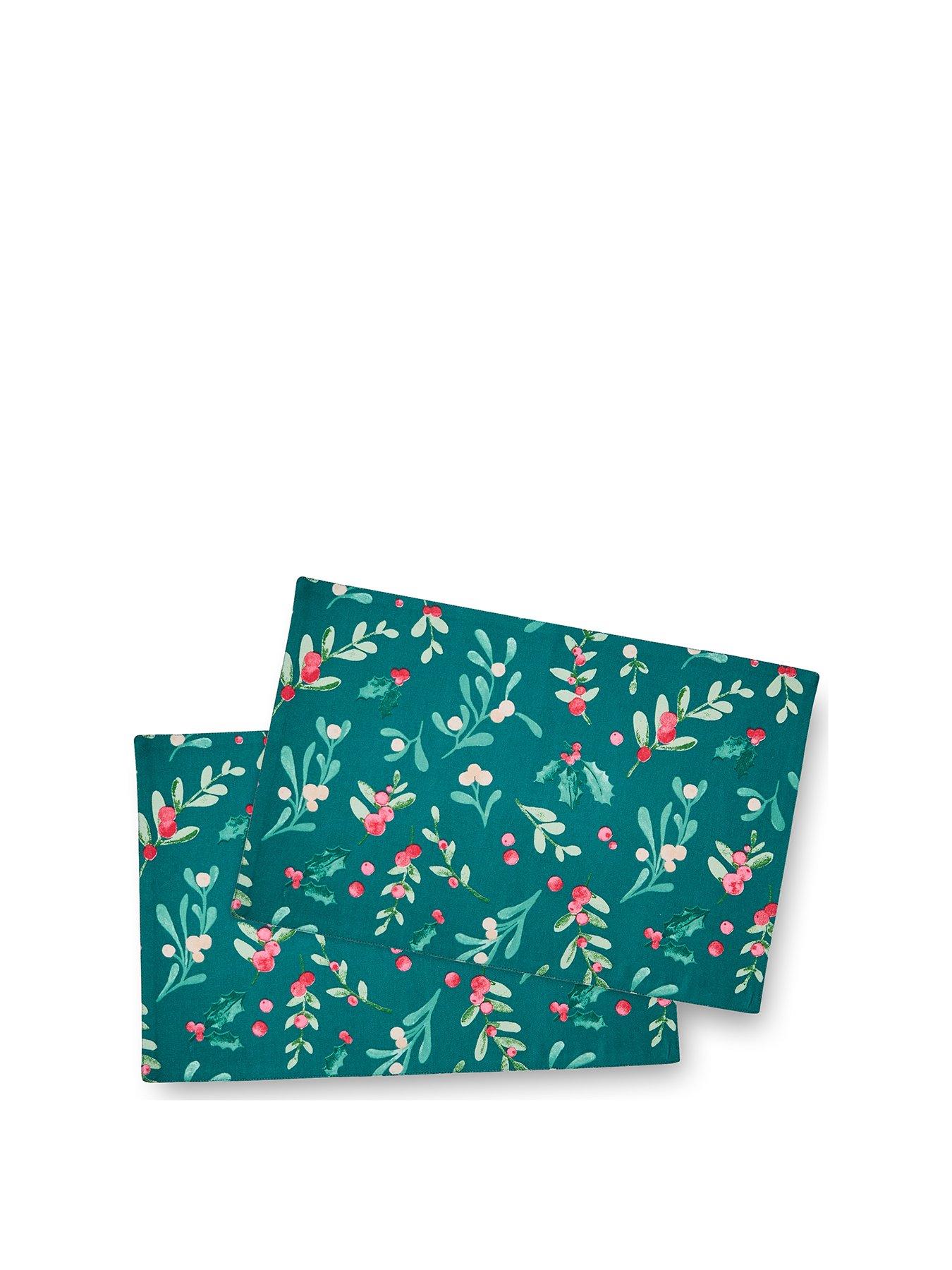 catherine-lansfield-christmas-holly-amp-mistletoe-placemats-ndash-set-of-4stillFront