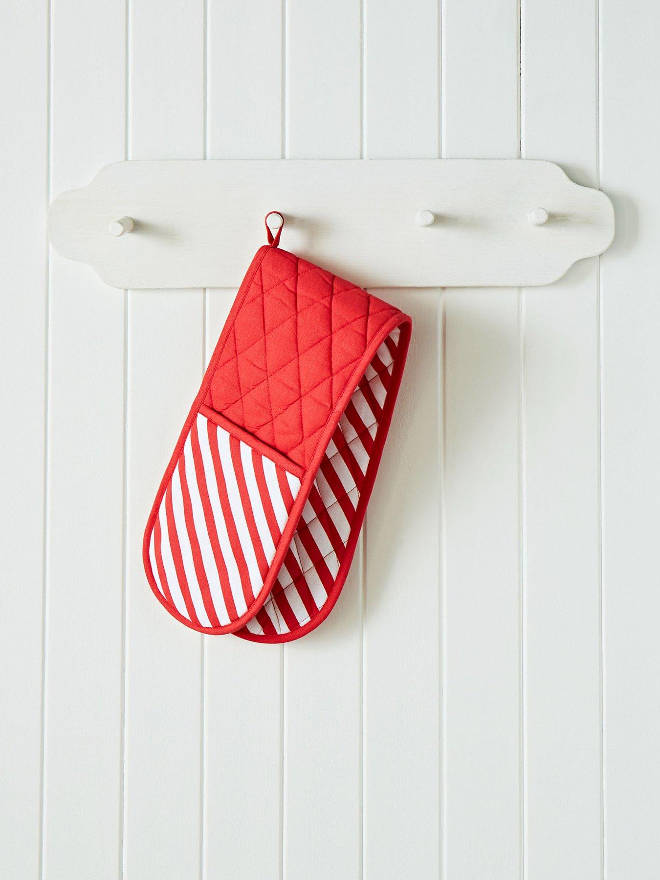 catherine-lansfield-christmas-candy-cane-double-oven-glove