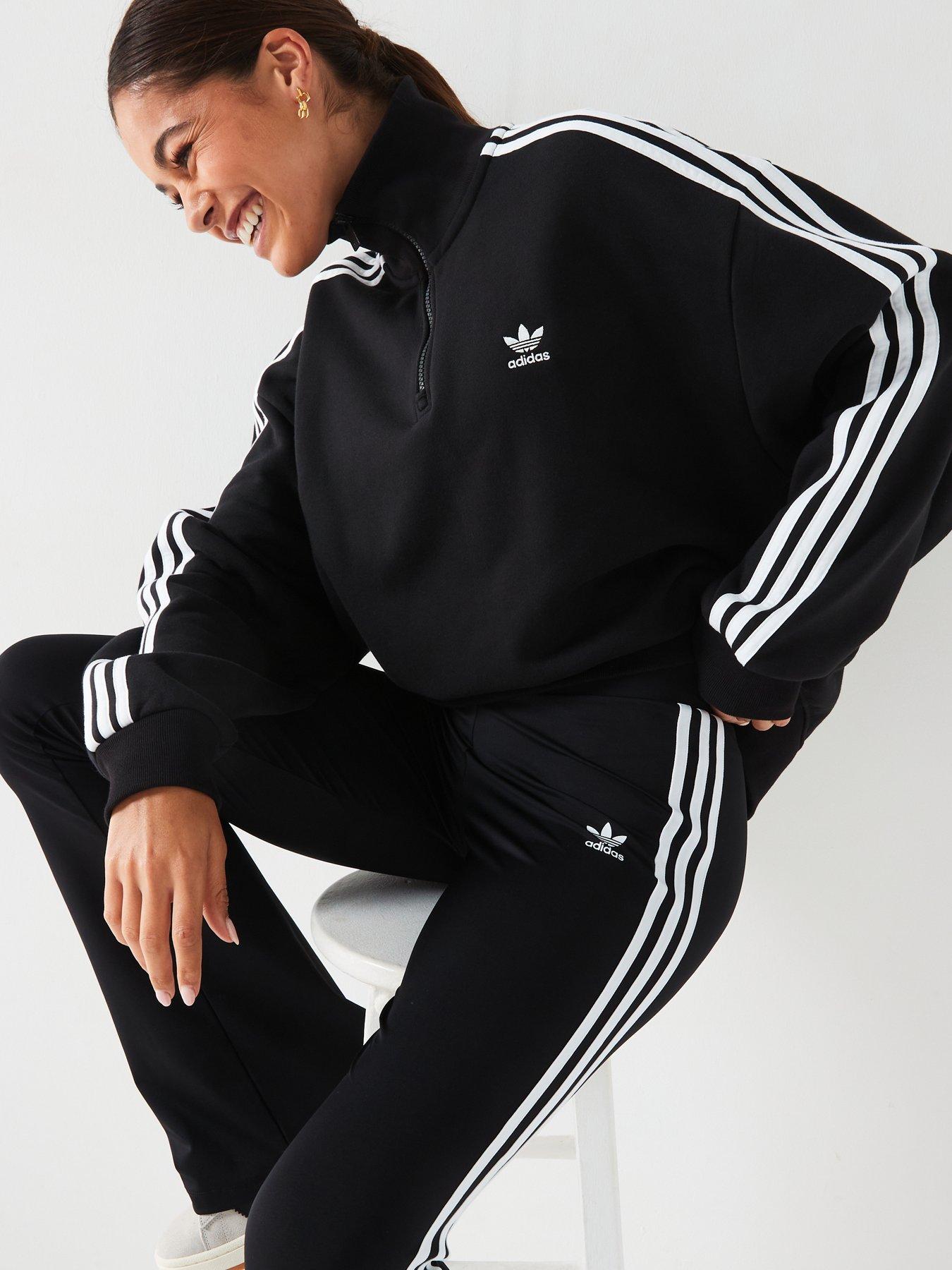 adidas-womens-flared-leggings-blackoutfit