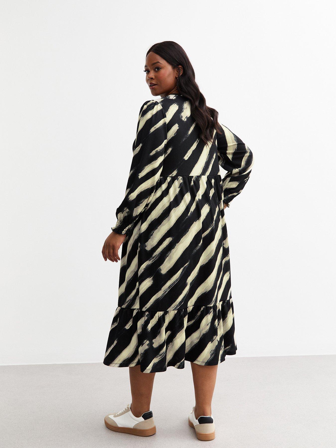 new-look-curvesnbspprinted-long-sleeve-midi-dress-blackstillFront