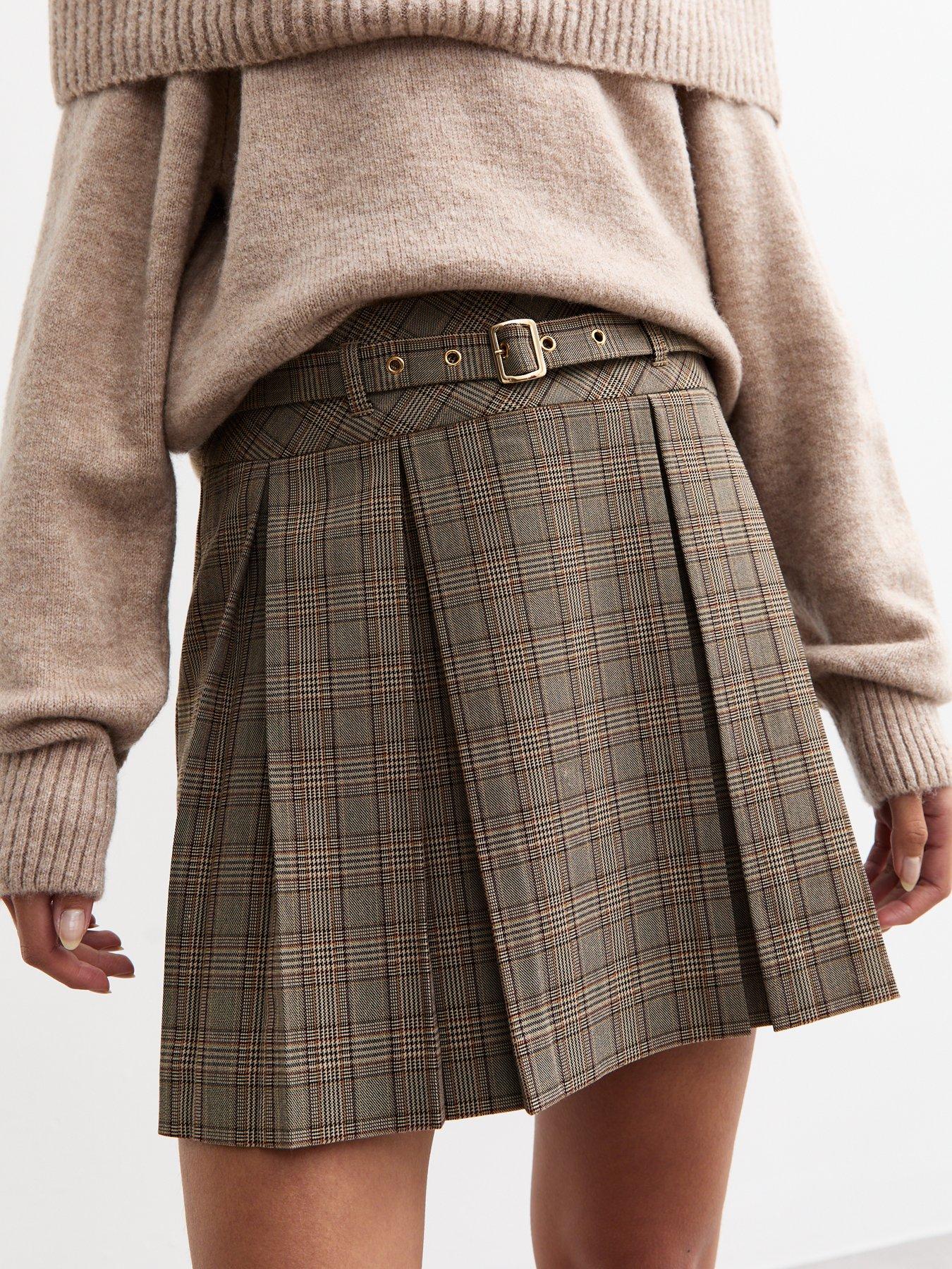 new-look-check-belted-box-pleat-mini-skirt-brownoutfit