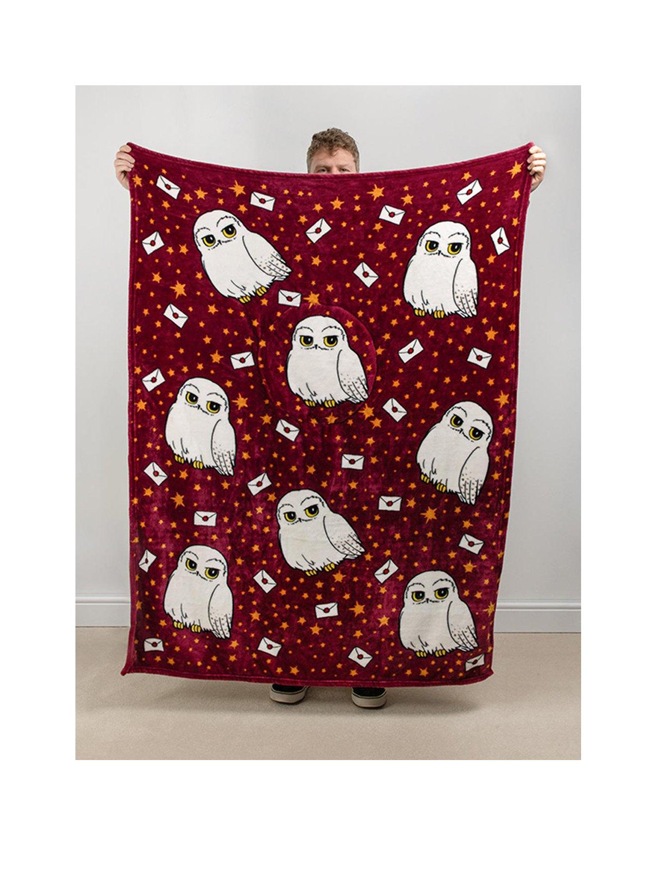 harry-potter-hedwig-cushion-blanket