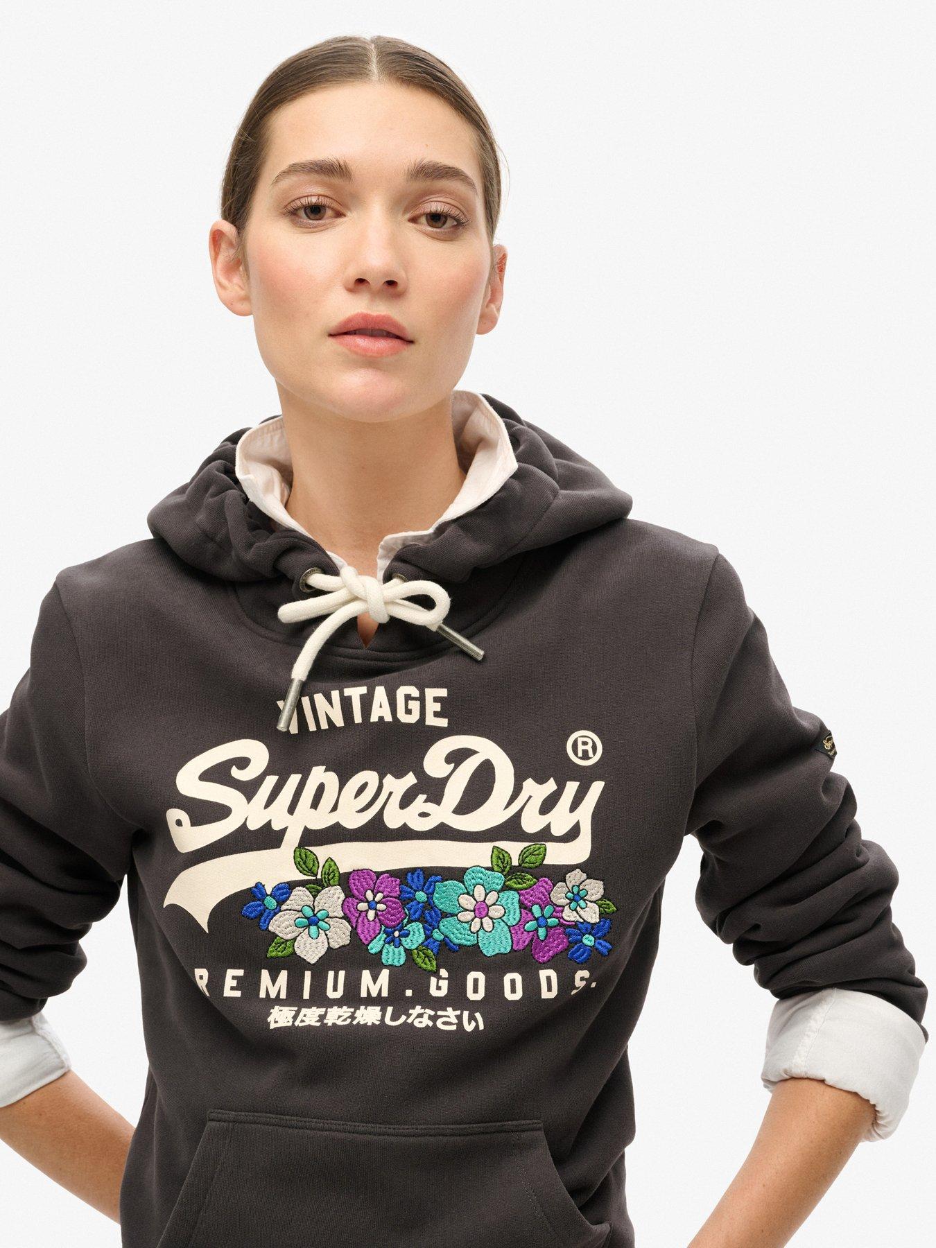 superdry-vintage-logo-premium-floral-hoodie-blackoutfit