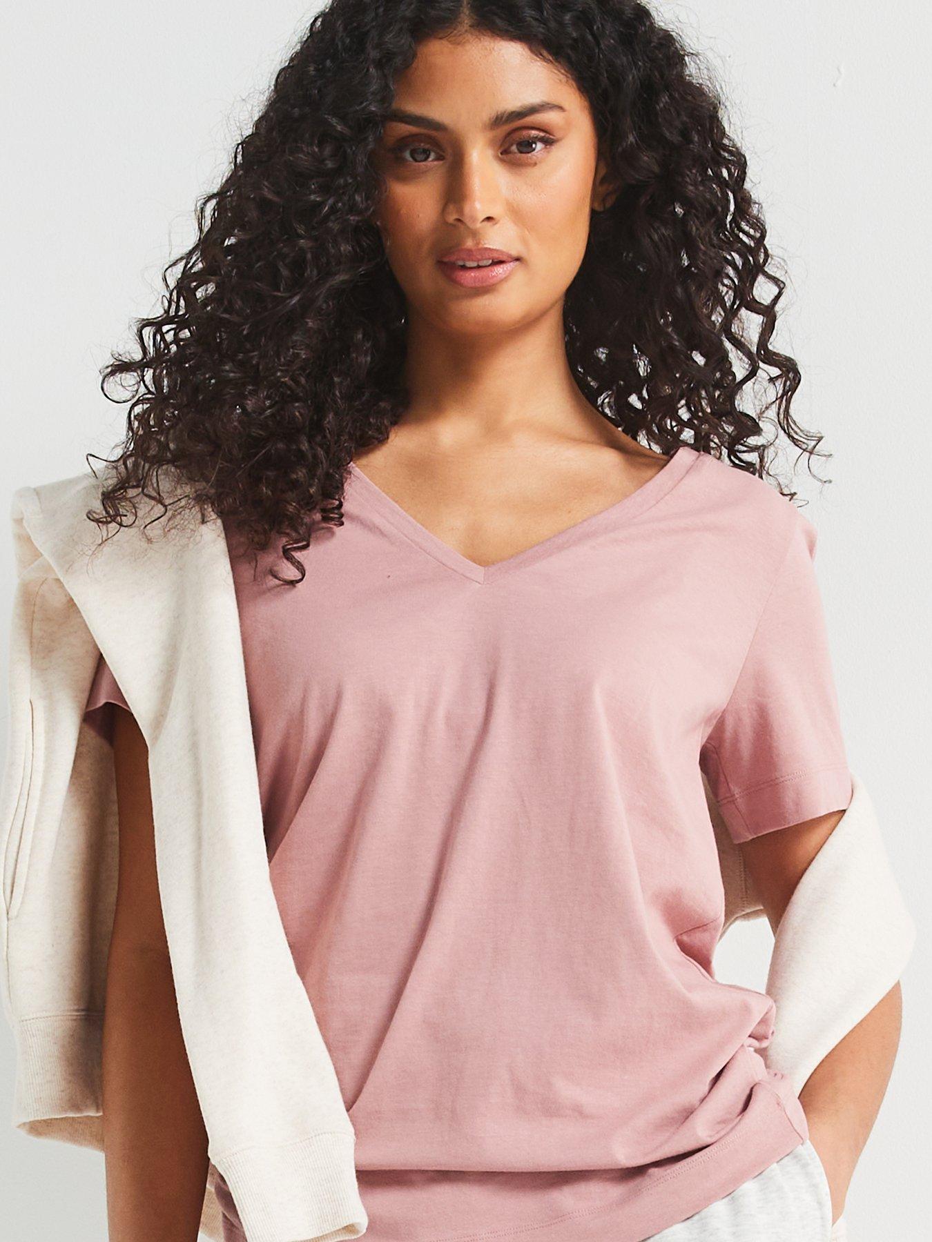 everyday-the-essential-v-neck-t-shirt-pinkoutfit