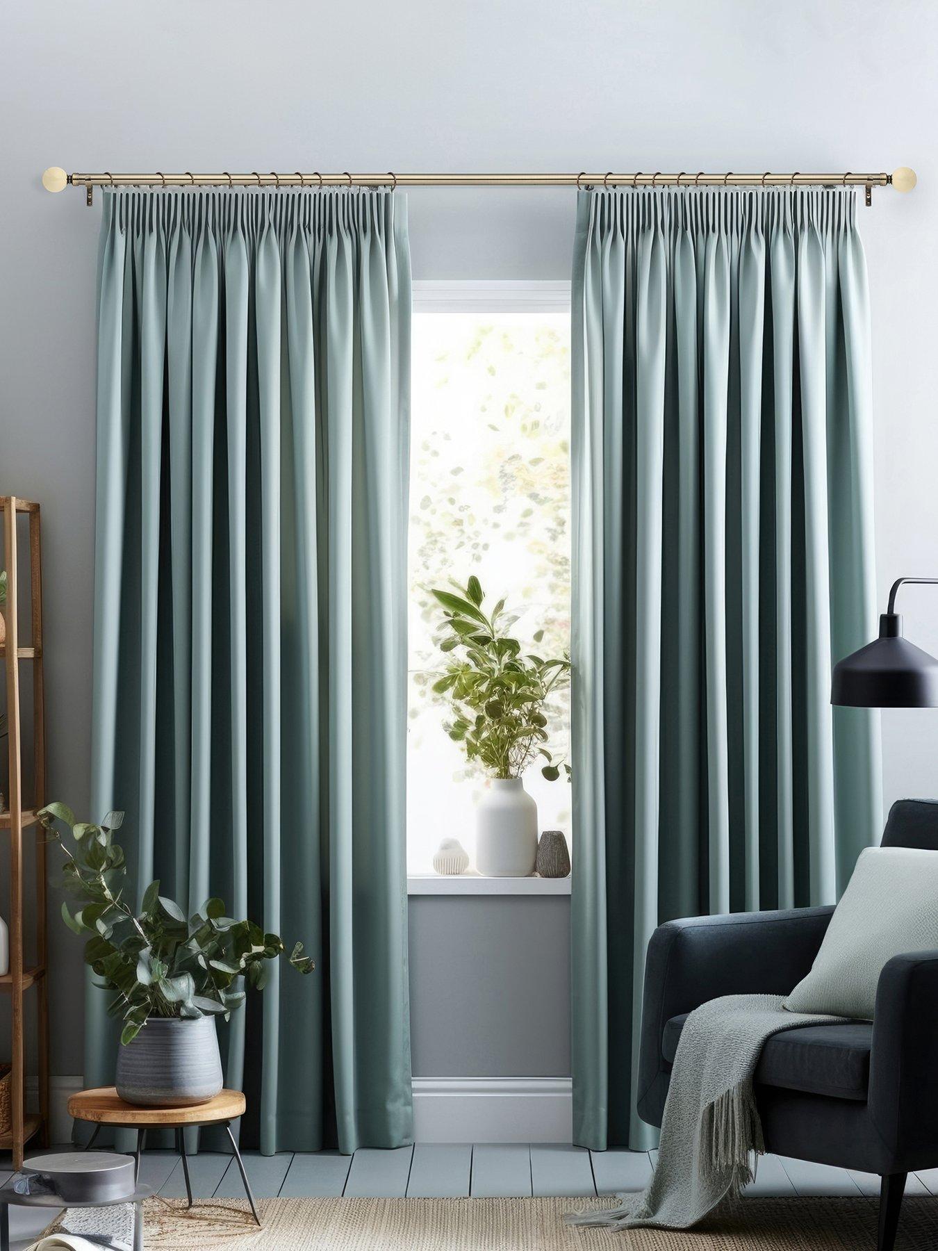 very-home-painted-ball-finial-extendable-curtain-poleoutfit