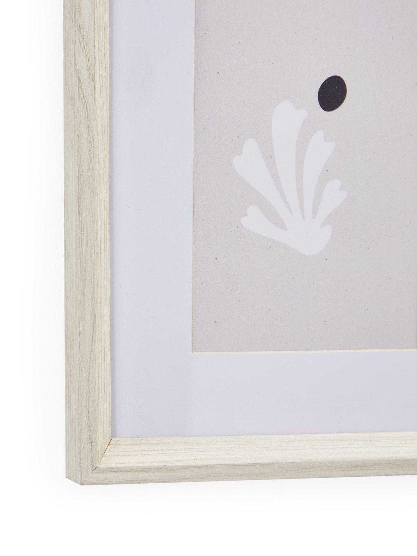 the-very-collection-9-photo-gallery-frame-in-whiteoutfit