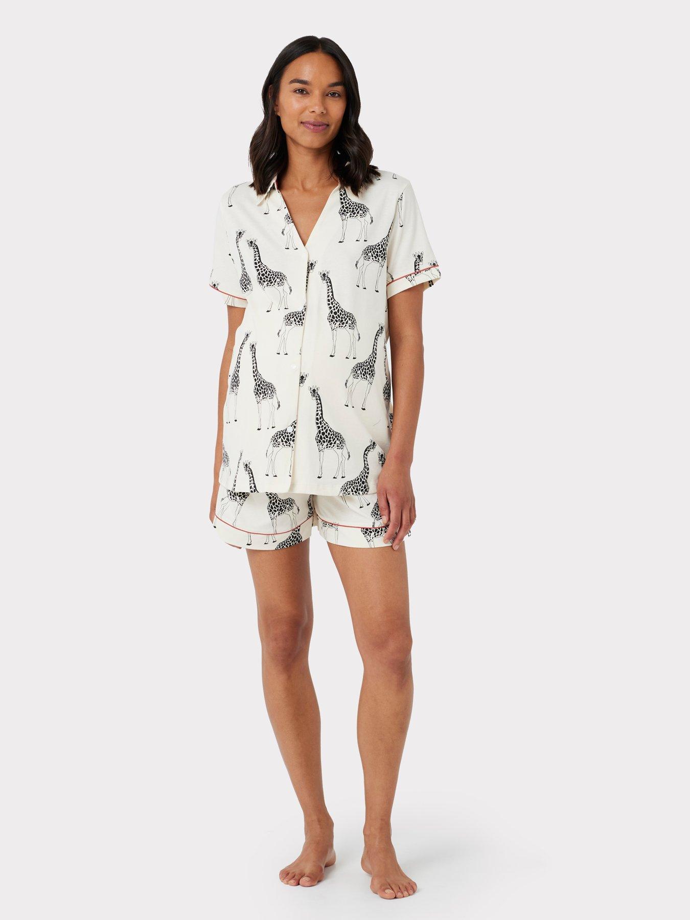 chelsea-peers-maternity-giraffe-printed-button-up-short-pyjama-set-off-white