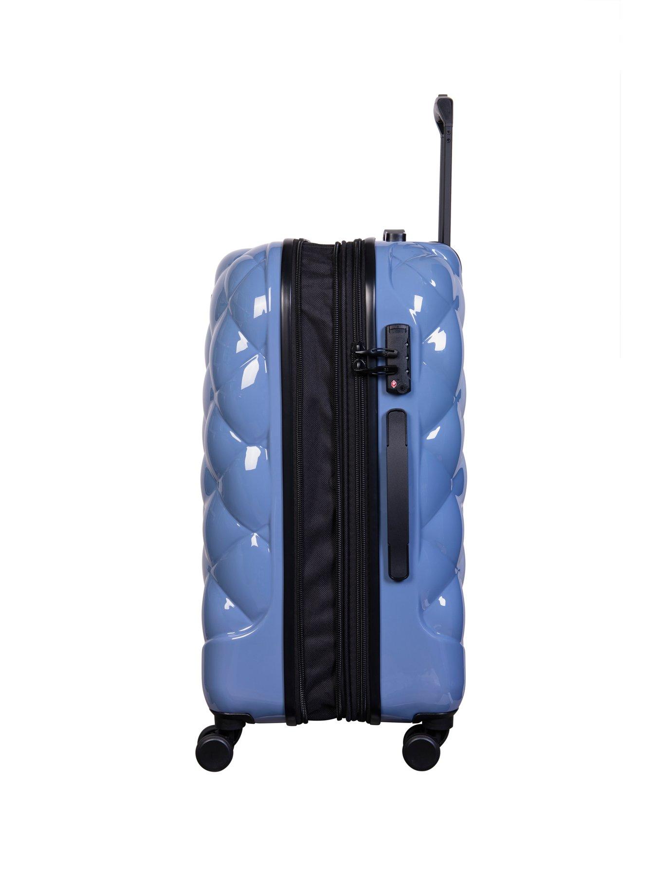 it-luggage-it-luggage-st-tropez-trois-elemental-blue-large-suitcaseoutfit