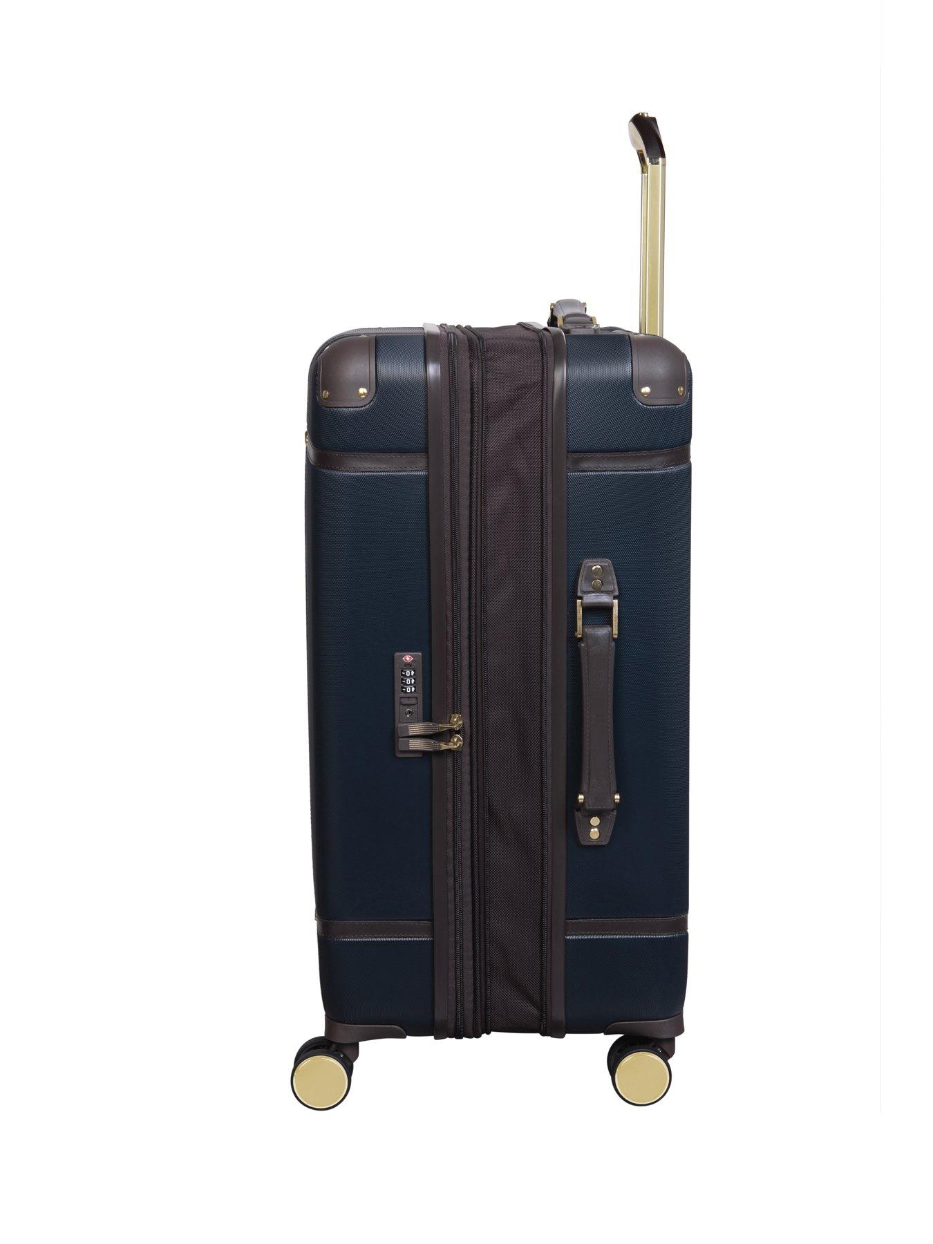 it-luggage-it-luggage-superiority-blueberry-large-suitcaseoutfit