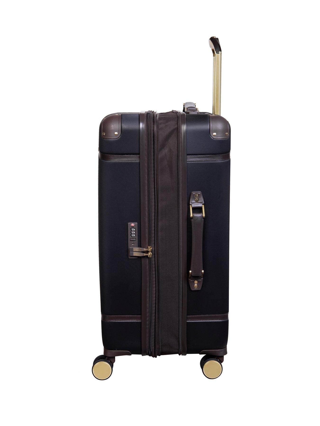 it-luggage-it-luggage-superiority-black-cabin-suitcaseoutfit