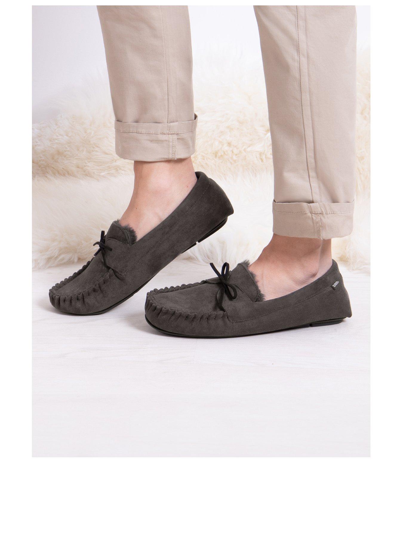 totes-totes-suedette-faux-fur-lined-moccasin-slippersstillFront