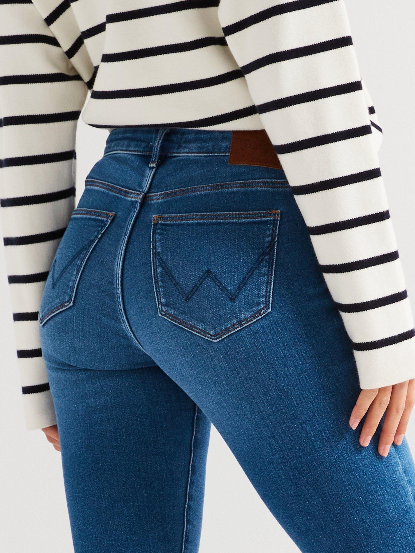 wrangler-bootcut-jean-blueoutfit