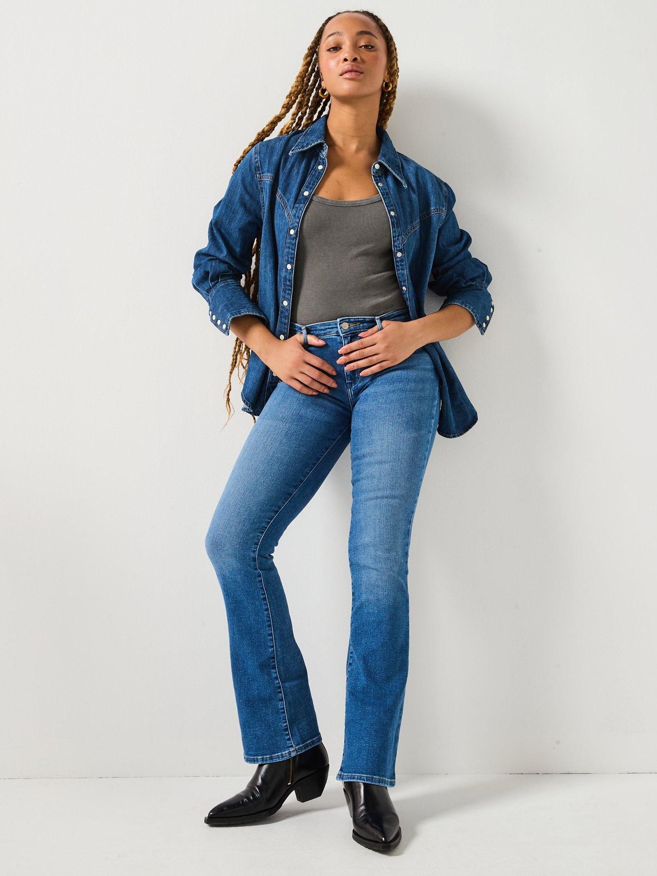wrangler-bootcut-jean-bluedetail