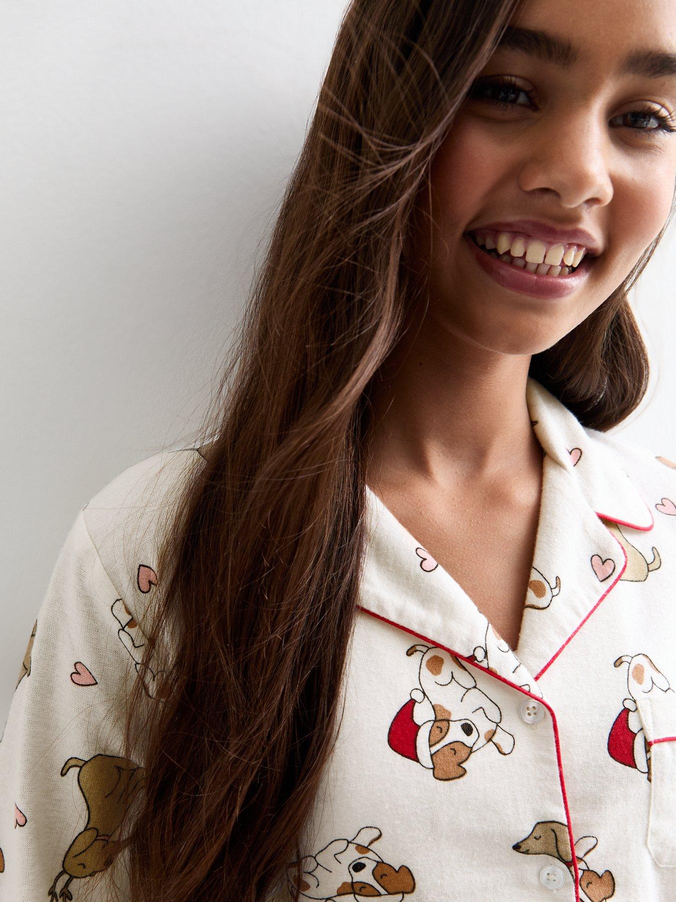 new-look-915-girls-white-christmas-dogs-short-pyjama-setoutfit