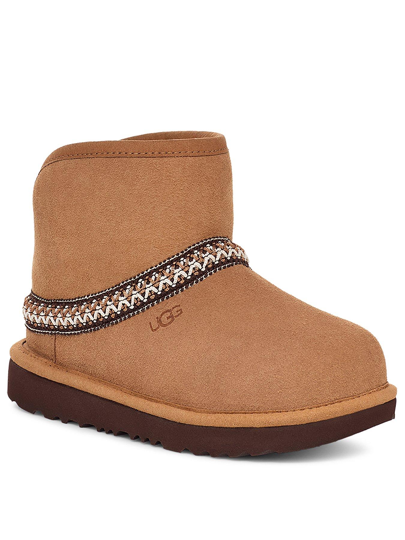 ugg-kids-classic-mini-crescentstillFront