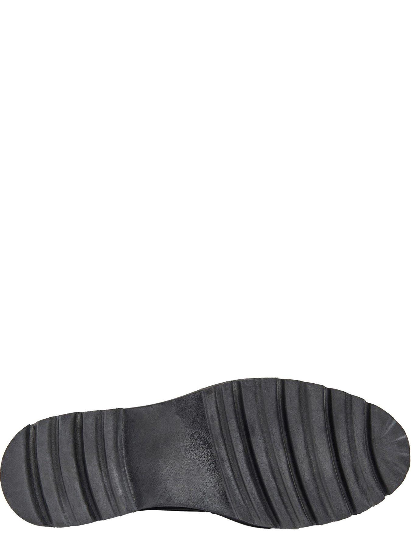 pod-kenny-black-patent-loaferdetail