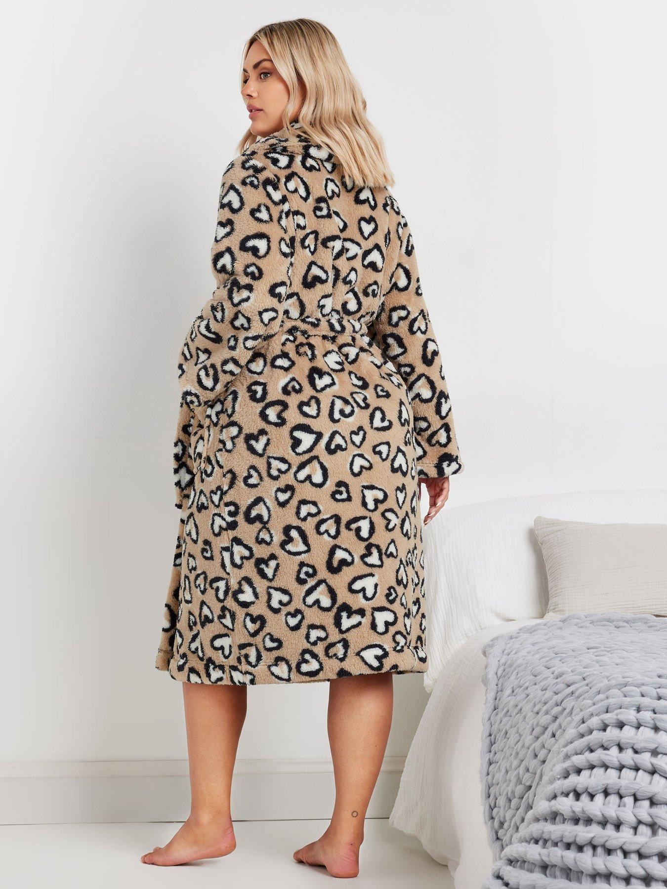 Image 2 of 4 of Yours Curve Fluffy Leopard Heart Shawl Robe