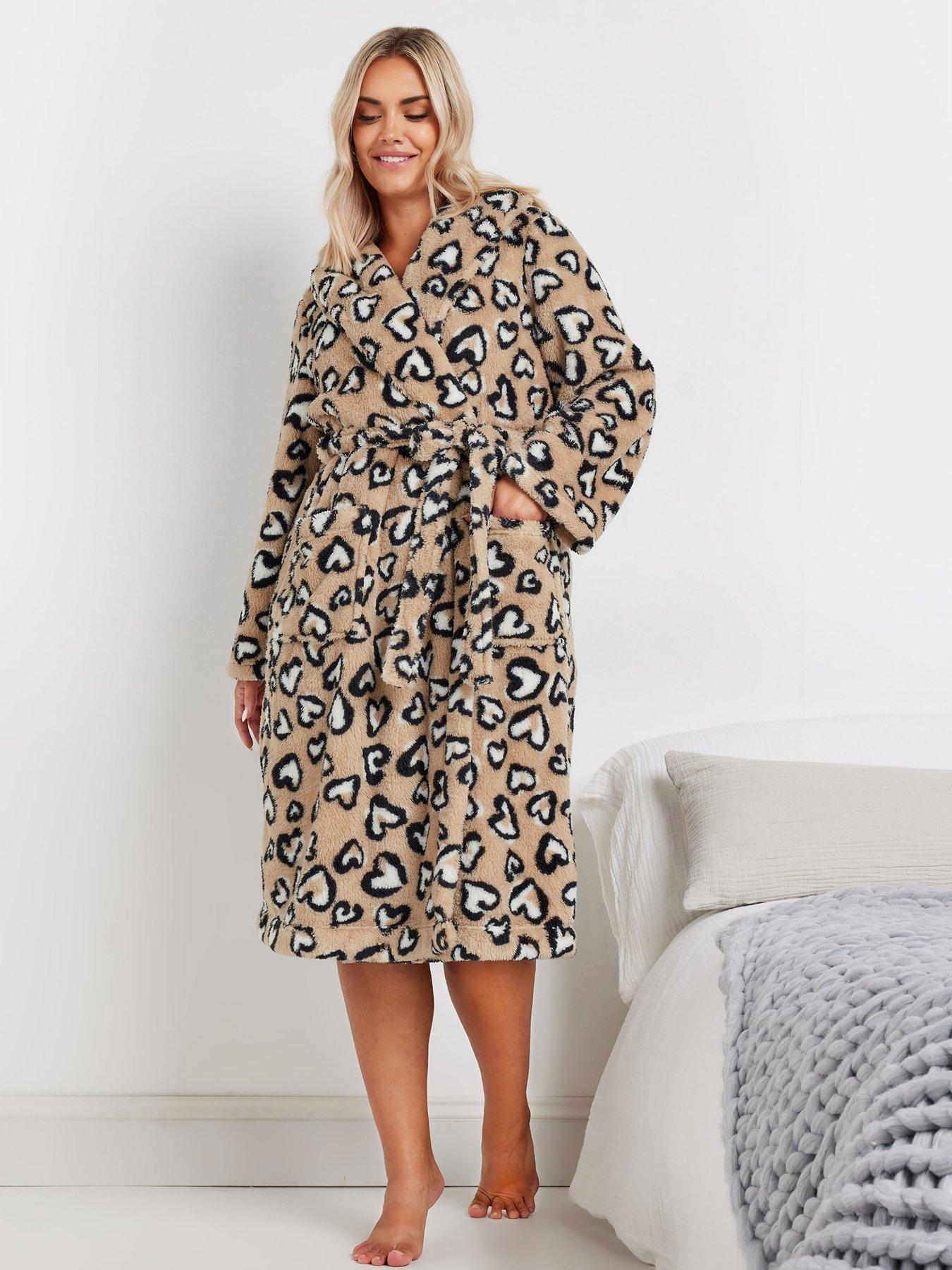 Image 3 of 4 of Yours Curve Fluffy Leopard Heart Shawl Robe